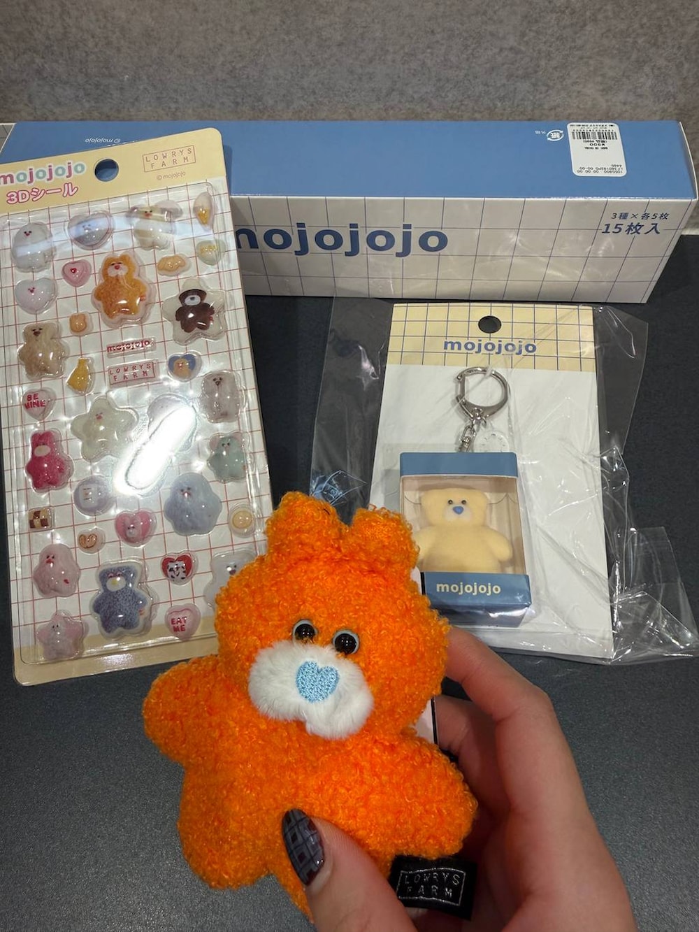 その他のキーホルダー、その他のキーケース/キーアクセサリー、その他の収納グッズを着用したレディースの秋コーディネートの2枚目の写真