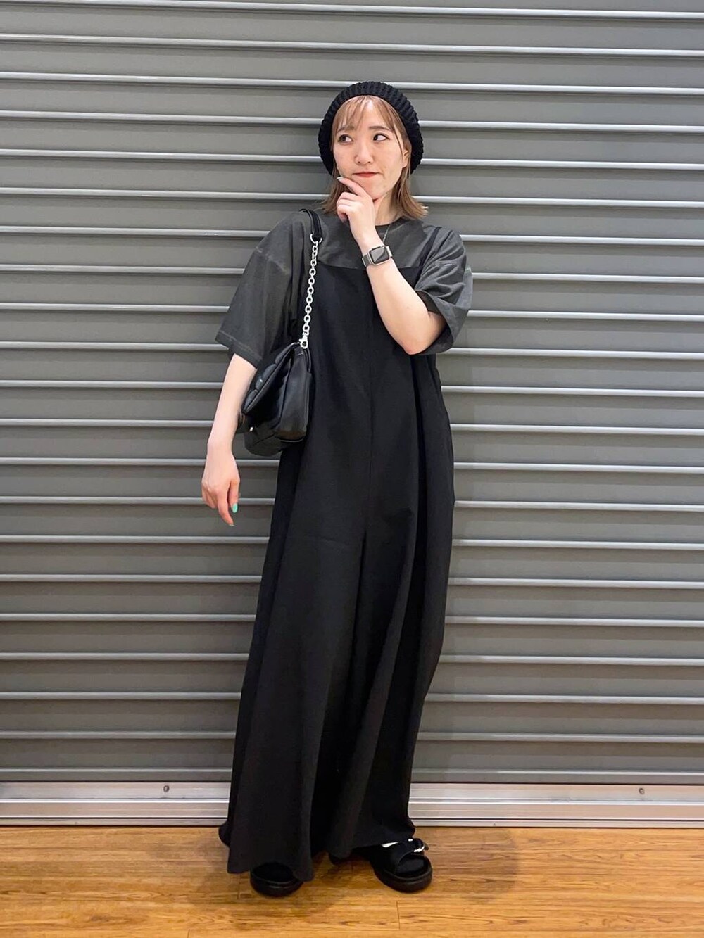 「ベーシック/シンプル、体型カバー、LEPSIM、高見え、ゆったり、低身長、カジュアル」｜「LEPSIMのパデット2WAYショルダー　103831（ショルダーバッグ、ブラック系）」を使った、manaさん（レディース・153cm）の春コーディネートの2枚目の写真