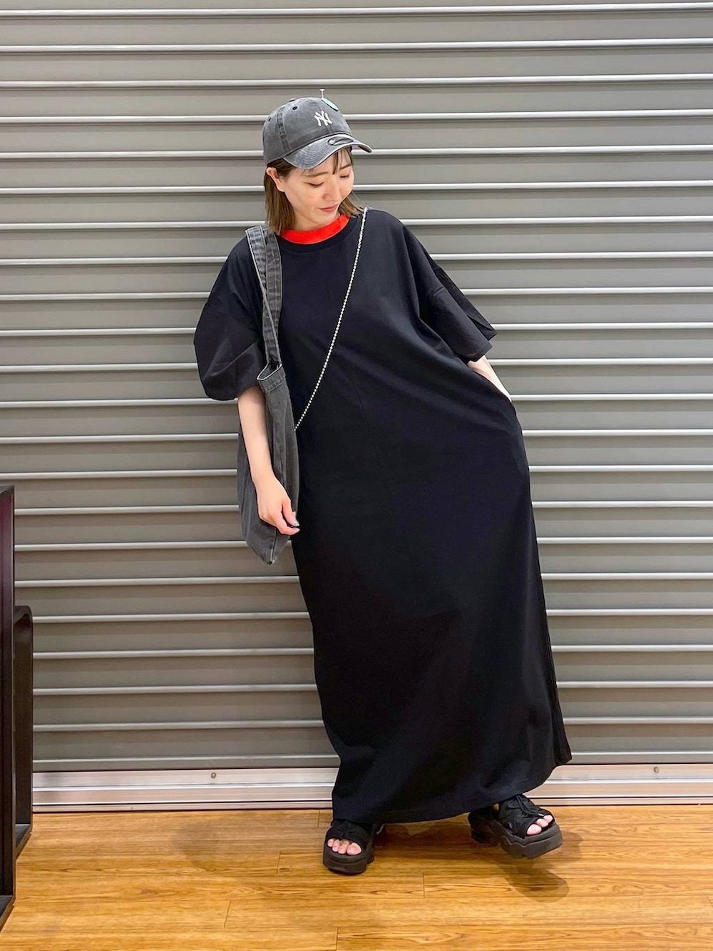「低身長、カジュアル、ベーシック/シンプル、体型カバー、高見え、ゆったり、LEPSIM」｜「LEPSIMのマルチWAYスマホストラップ　110335（スマホグッズ、ホワイト系）」を使った、manaさん（レディース・153cm）の夏コーディネートの2枚目の写真