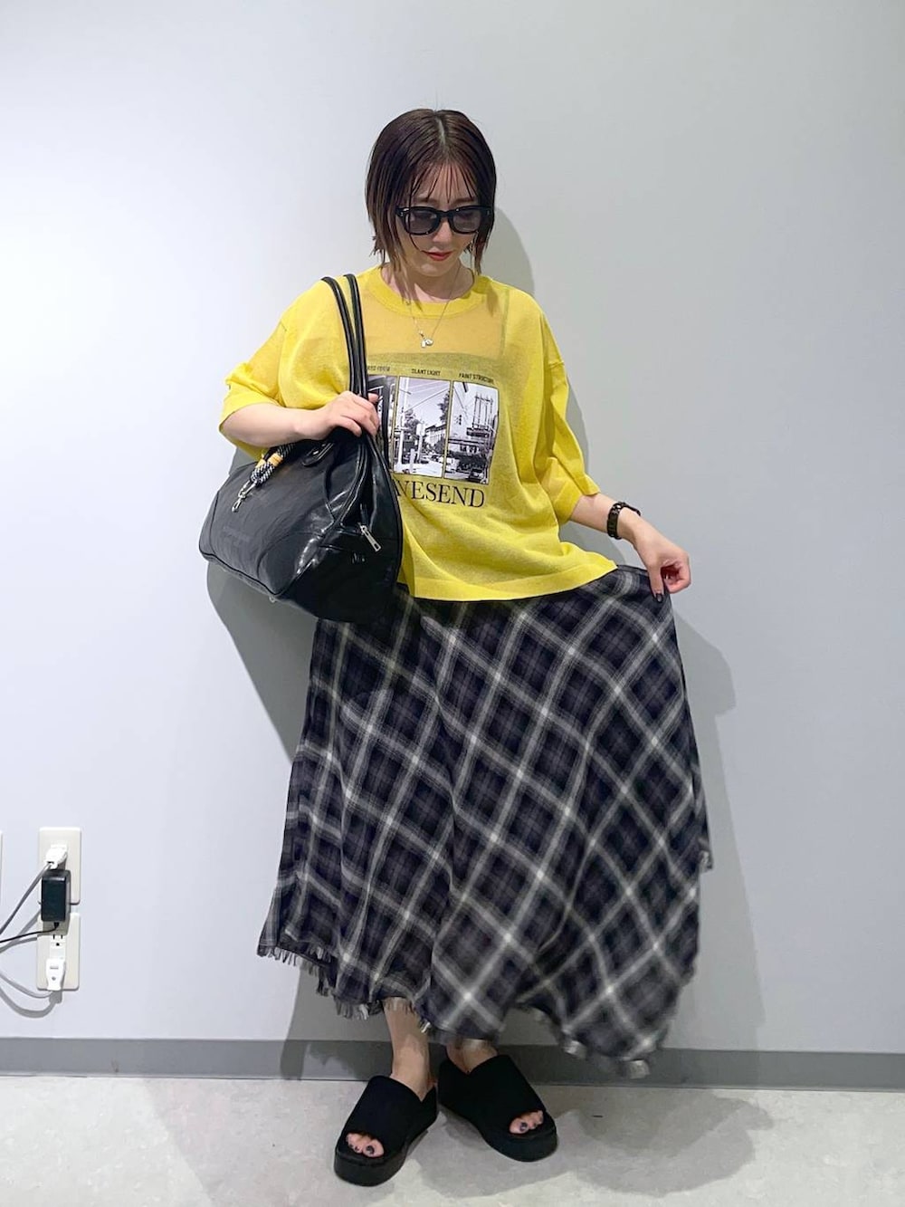 「低身長、カジュアル、ベーシック/シンプル、高見え、ゆったり、モノトーン、シンプルコーデ、大人カジュアル、きれいめカジュアル」｜「LOWRYS FARMのEYEWEAR2　284583（サングラス、その他）」を使った、manaさん（レディース・153cm）の夏コーディネートの2枚目の写真