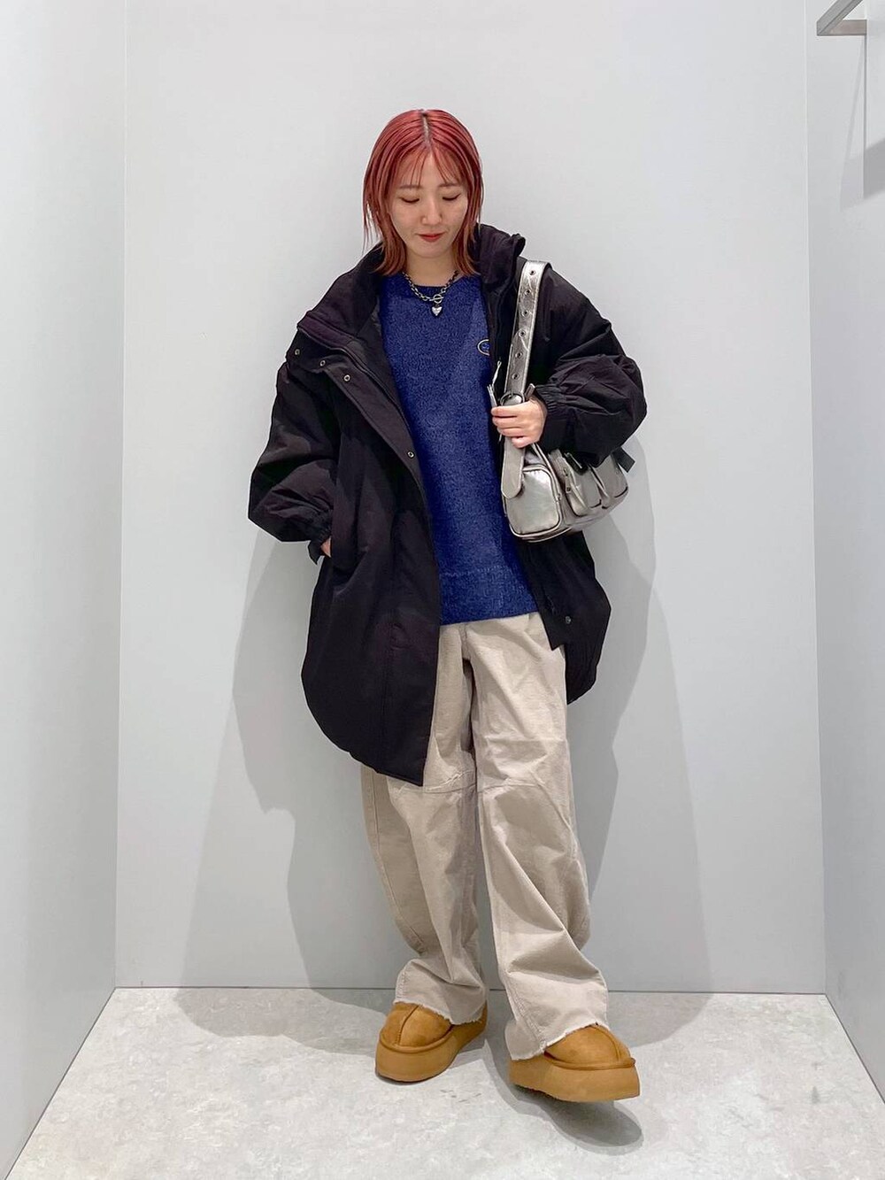 「低身長、カジュアル、ベーシック/シンプル、体型カバー、高見え、ゆったり、LEPSIM」｜「LOWRYS FARMのモンスターコート　116447（その他アウター、ブラック系）」を使った、manaさん（レディース・153cm）の秋コーディネートの2枚目の写真