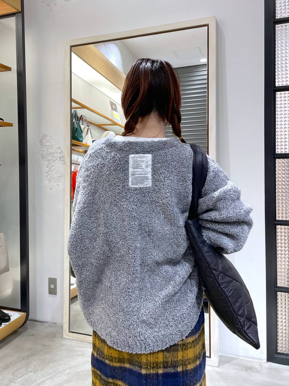 「低身長、カジュアル、ベーシック/シンプル、体型カバー、高見え、ゆったり、LEPSIM」｜「LEPSIMのシャギーチェックスカート　184046（スカート、ブルー系）」を使った、manaさん（レディース・153cm）の冬コーディネートの5枚目の写真