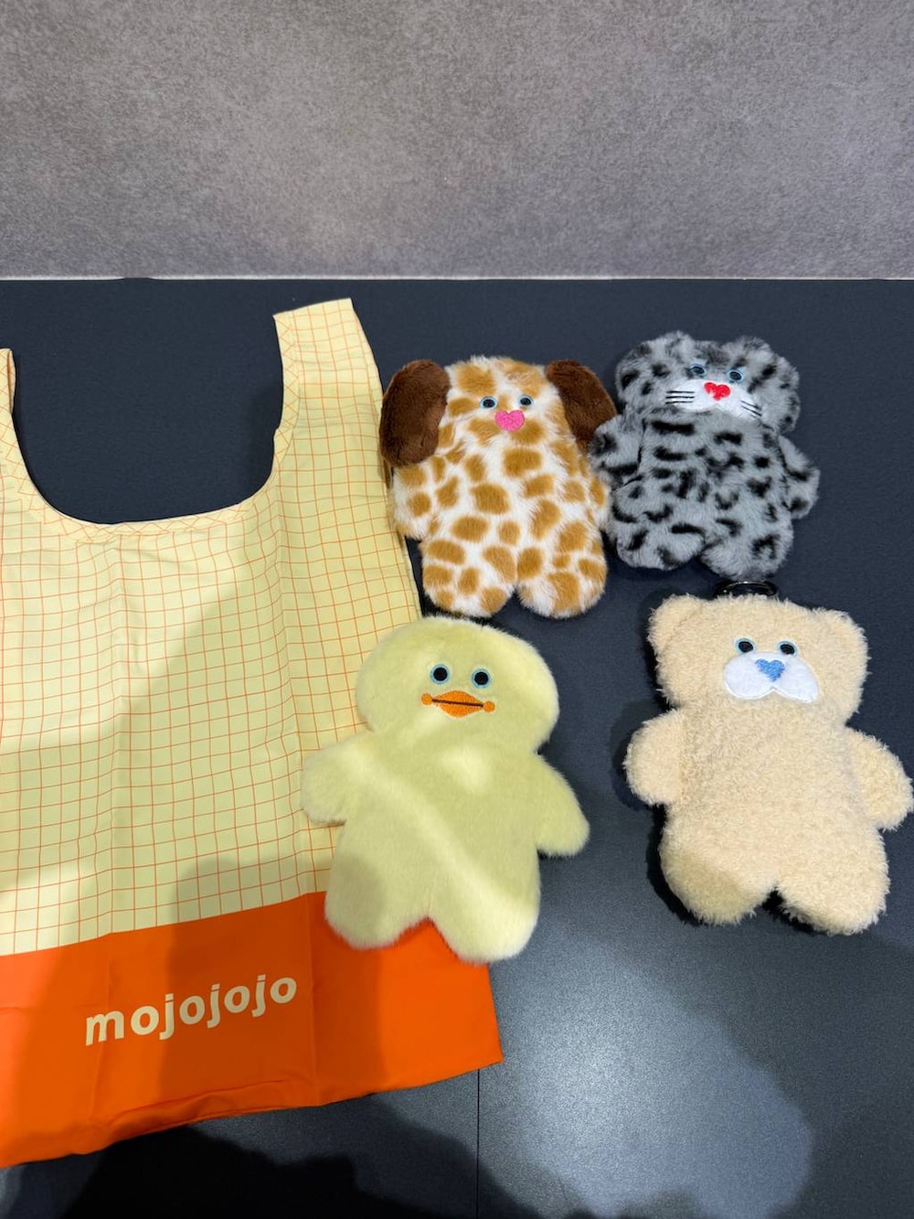 その他のエコバッグ/サブバッグを着用したレディースの秋コーディネートの2枚目の写真