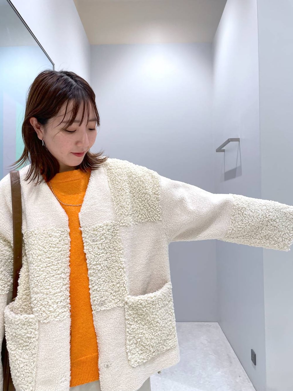 「低身長、カジュアル、ベーシック/シンプル、体型カバー、高見え、ゆったり、LEPSIM」|「LOWRYS FARMのストレッチスニーカーブーツ 133385(ブーツ、ブラック系)」を使った、manaさん(レディース・153cm)の冬コーディネートの8枚目の写真