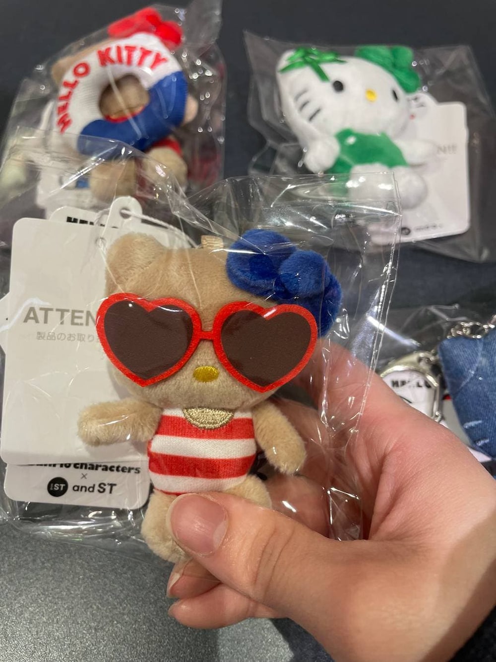 その他のキーホルダーを着用したレディースの冬コーディネートの4枚目の写真