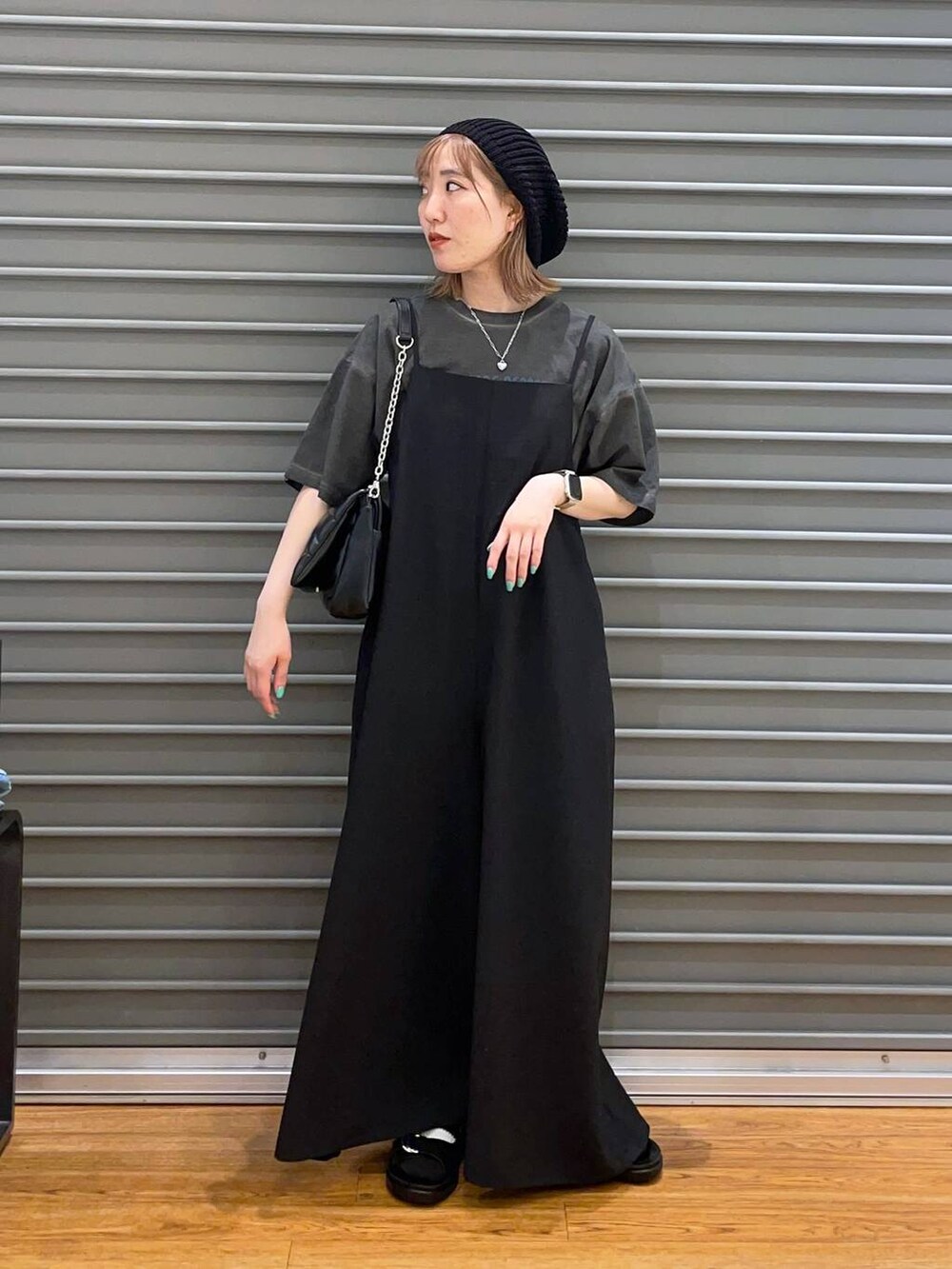「ベーシック/シンプル、体型カバー、LEPSIM、高見え、ゆったり、低身長、カジュアル」｜「LEPSIMのパデット2WAYショルダー　103831（ショルダーバッグ、ブラック系）」を使った、manaさん（レディース・153cm）の春コーディネートの3枚目の写真