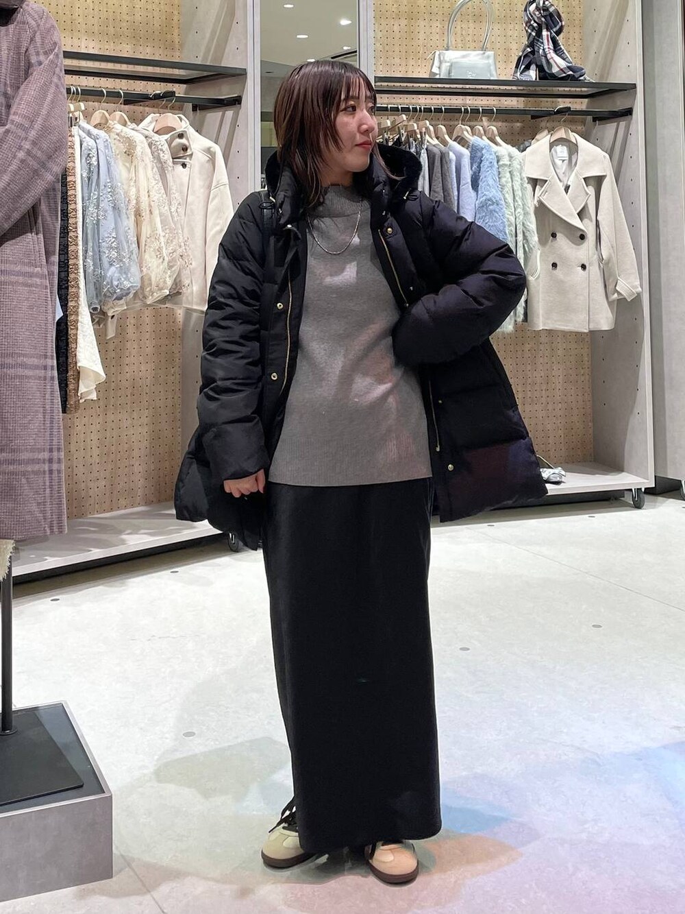 「ゆったり、LEPSIM、高見え、低身長、カジュアル、ベーシック/シンプル、体型カバー」｜「GLOBAL WORKのウツクシルエット撥水ダウンコート/115515（ダウンジャケット/コート、ブラック系）」を使った、manaさん（レディース・153cm）の冬コーディネートの4枚目の写真