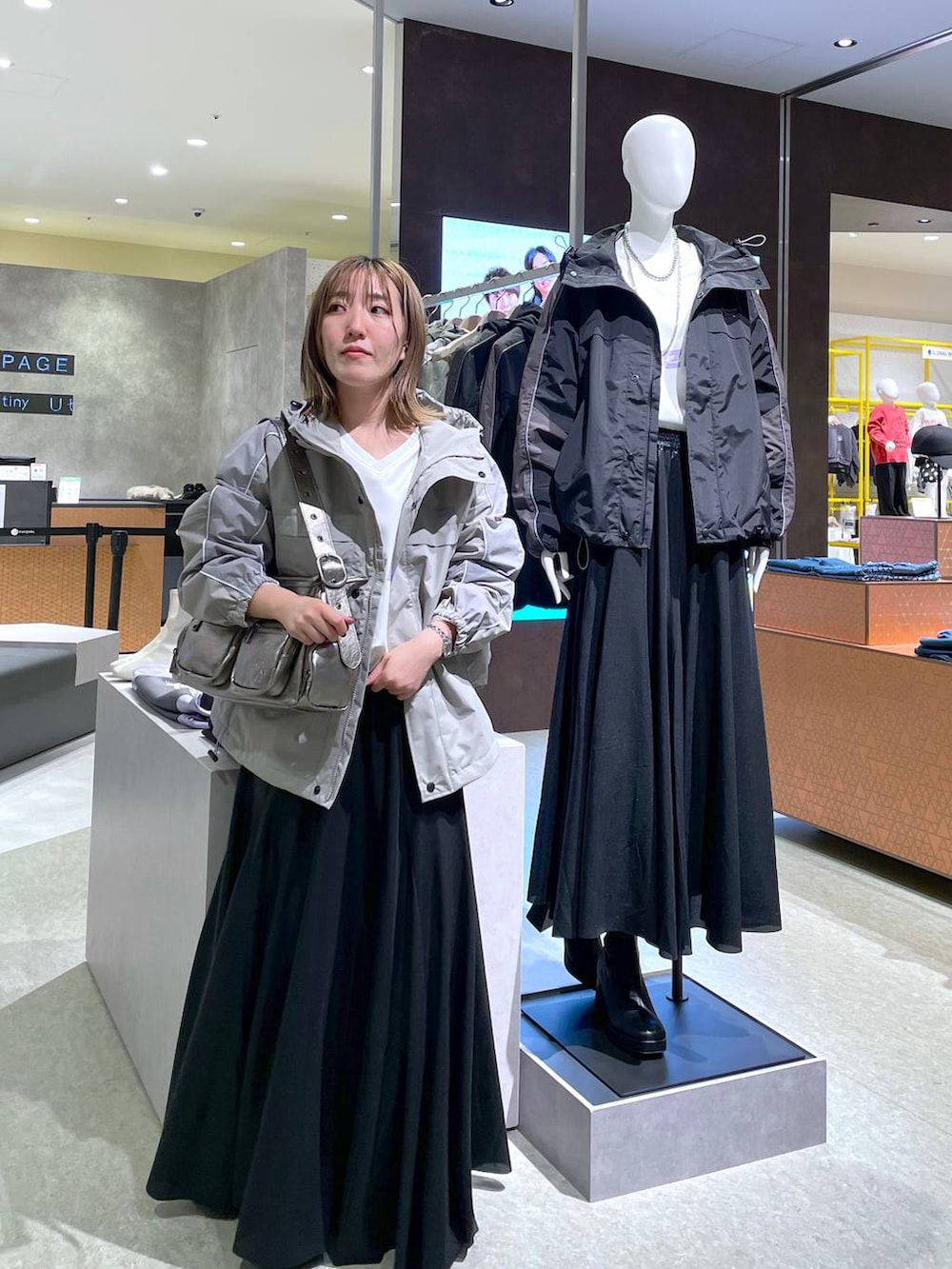 「LEPSIM、低身長、カジュアル、ベーシック/シンプル、体型カバー、高見え、ゆったり」｜「JEANASISの4ポケットワンショルダーBAG/131265（ショルダーバッグ、シルバー系）」を使った、manaさん（レディース・153cm）の秋コーディネートの3枚目の写真