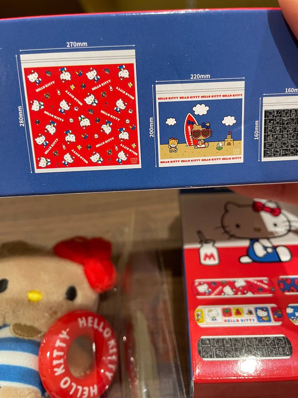 シルバー系のキーホルダー、その他のその他ビューティーグッズ、その他のその他雑貨を着用したレディースの冬コーディネートの3枚目の写真