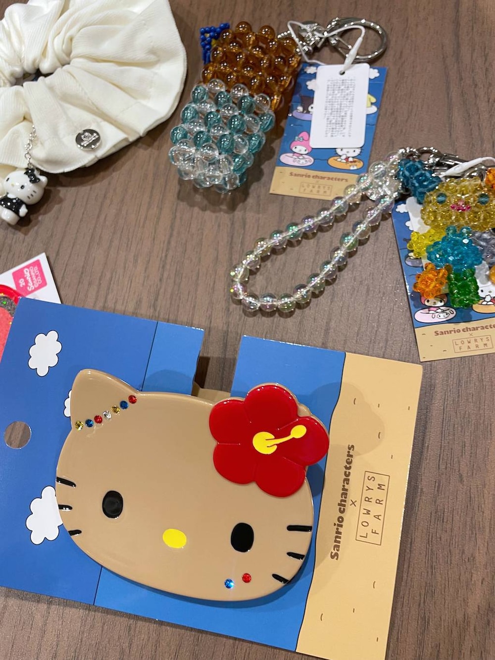 その他のバレッタ/ヘアクリップ、その他のキーホルダー、その他のキーホルダーを着用したレディースの春コーディネートの3枚目の写真