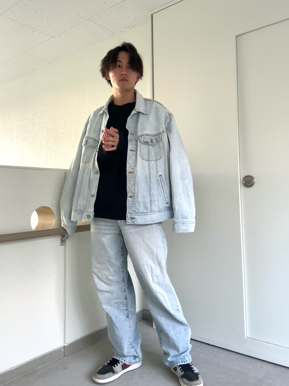 「デニムジャケット、デニムコーデ、デニムパンツ、デニム、デニムオンデニム、LEE、ZARA、Jordan、古着MIX、古着、古着コーデ」｜「Leeのアイテム（デニムジャケット、ブルー系）」を使った、keigoさん（メンズ・176cm）の秋コーディネートの2枚目の写真