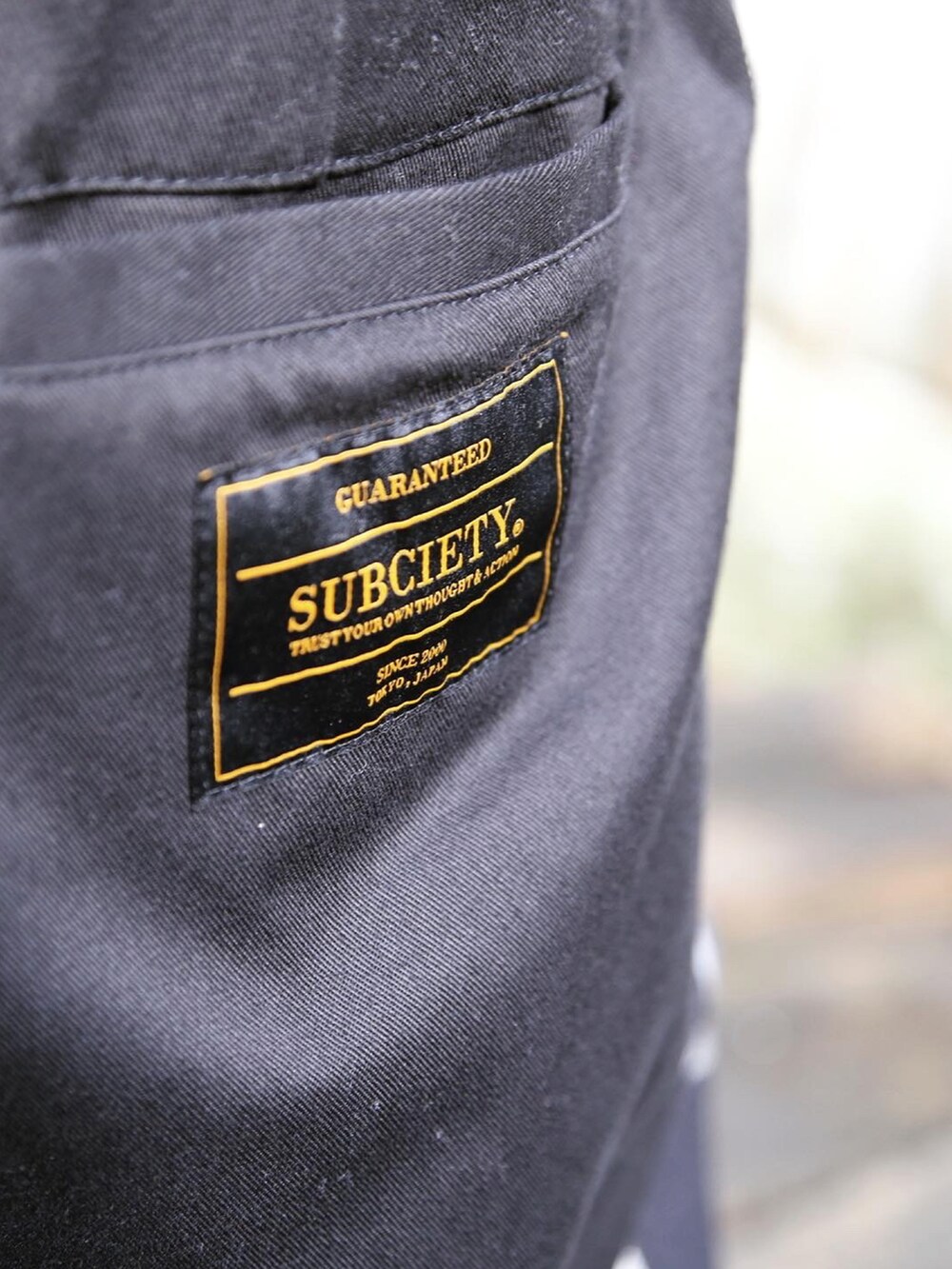 「カジュアルコーデ、スニーカーコーデ、休日スタイル、ストリート、ヒップホップ、ロック、Subciety、NineMicrophones」｜「SubcietyのCHECK WORK JKT（カバーオール、ブラック系）」を使った、弥彦さん（メンズ・173cm）の冬コーディネートの4枚目の写真