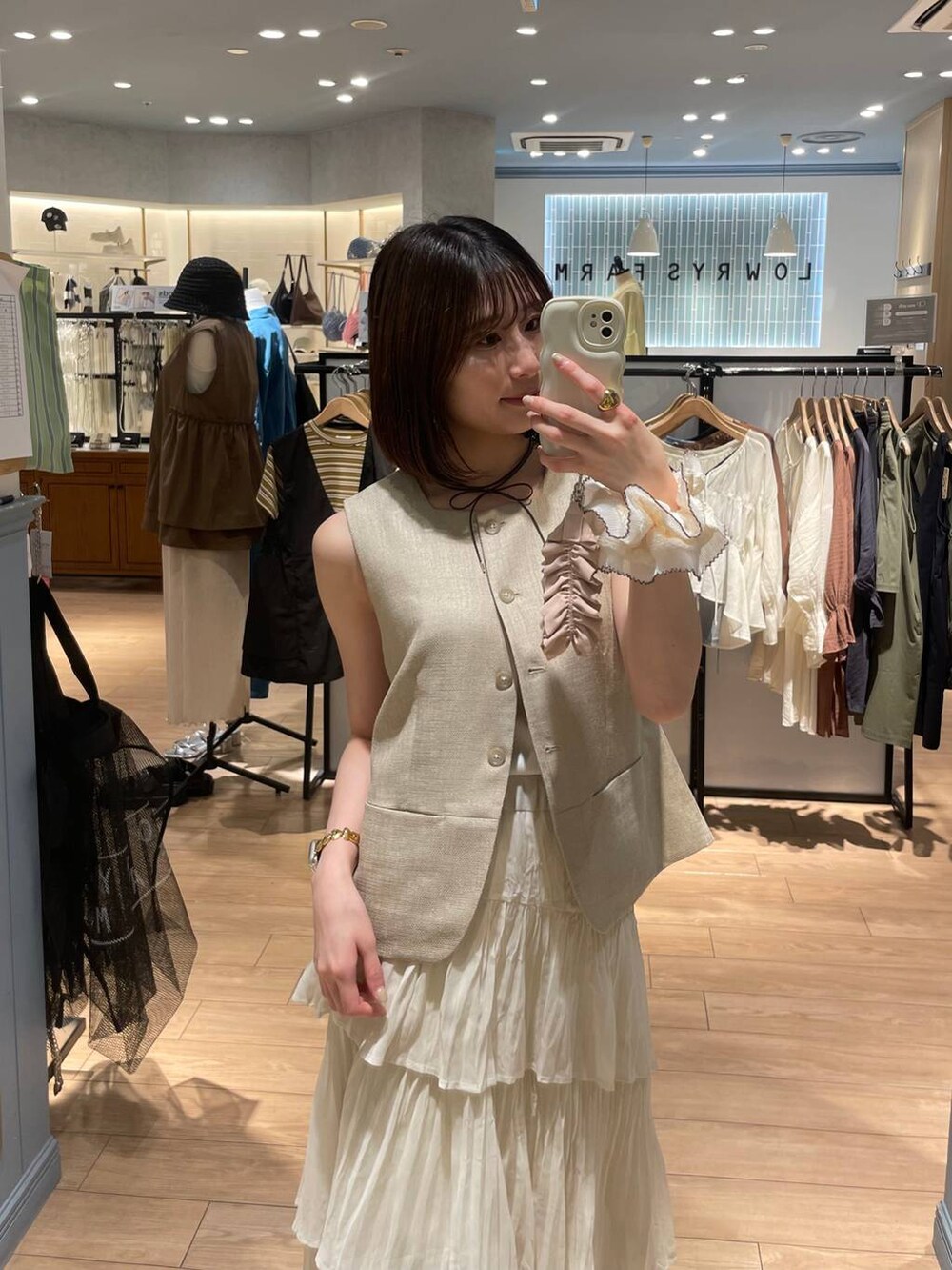 「LOWRYS FARM」｜「LOWRYS FARMのコンパクトスクエアネックじれ　290392（ブルゾン、ベージュ系）」を使った、miyuさん（レディース・158cm）の夏コーディネートの3枚目の写真