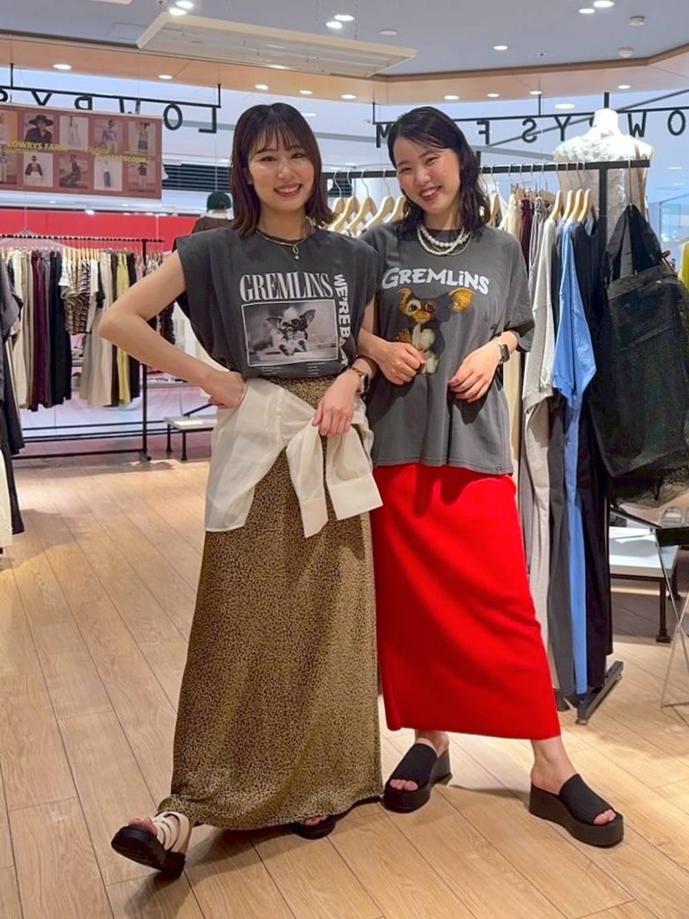 「LOWRYS FARM」｜「LOWRYS FARMのカットリブタイトスカート　103920（スカート、レッド系）」を使った、miyuさん（レディース・158cm）の夏コーディネートの2枚目の写真
