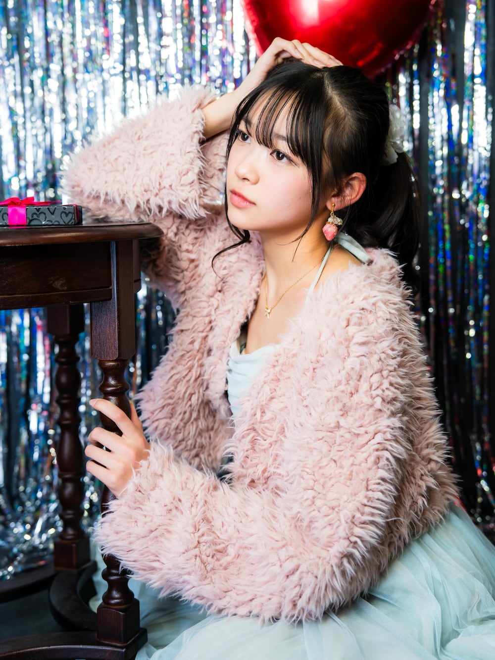 「alice + oliviaのアイテム（ドレス、グリーン系）」を使った、a_o_iさん（レディース・156cm）の冬コーディネートの2枚目の写真