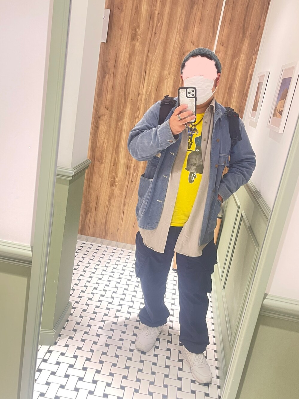 「おしゃれさんと繋がりたい、今日のコーデ、ゆるコーデ、大人カジュアル、デニム、スニーカーコーデ、スニーカー、ストリート、ootd、outfit、お洒落さんとつながりたい、オトナカジュアル、オーバーサイズ、秋コーデ、秋冬コーデ」｜「Power Houseのアイテム（カバーオール、ブルー系）」を使った、おかわり特盛さん（メンズ・176cm）の秋コーディネートの4枚目の写真
