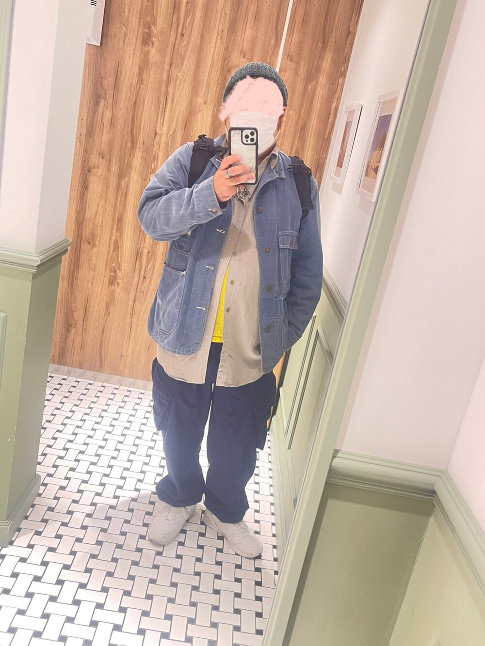 「おしゃれさんと繋がりたい、今日のコーデ、ゆるコーデ、大人カジュアル、デニム、スニーカーコーデ、スニーカー、ストリート、ootd、outfit、お洒落さんとつながりたい、オトナカジュアル、オーバーサイズ、秋コーデ、秋冬コーデ」｜「Power Houseのアイテム（カバーオール、ブルー系）」を使った、おかわり特盛さん（メンズ・176cm）の秋コーディネートの3枚目の写真