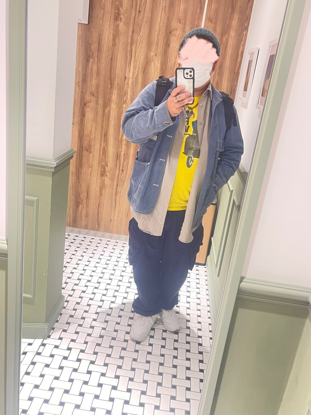 「おしゃれさんと繋がりたい、今日のコーデ、ゆるコーデ、大人カジュアル、デニム、スニーカーコーデ、スニーカー、ストリート、ootd、outfit、お洒落さんとつながりたい、オトナカジュアル、オーバーサイズ、秋コーデ、秋冬コーデ」｜「Power Houseのアイテム（カバーオール、ブルー系）」を使った、おかわり特盛さん（メンズ・176cm）の秋コーディネートの5枚目の写真