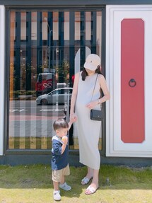 PLEATS PLEASEのジャンパースカートを使った人気ファッション