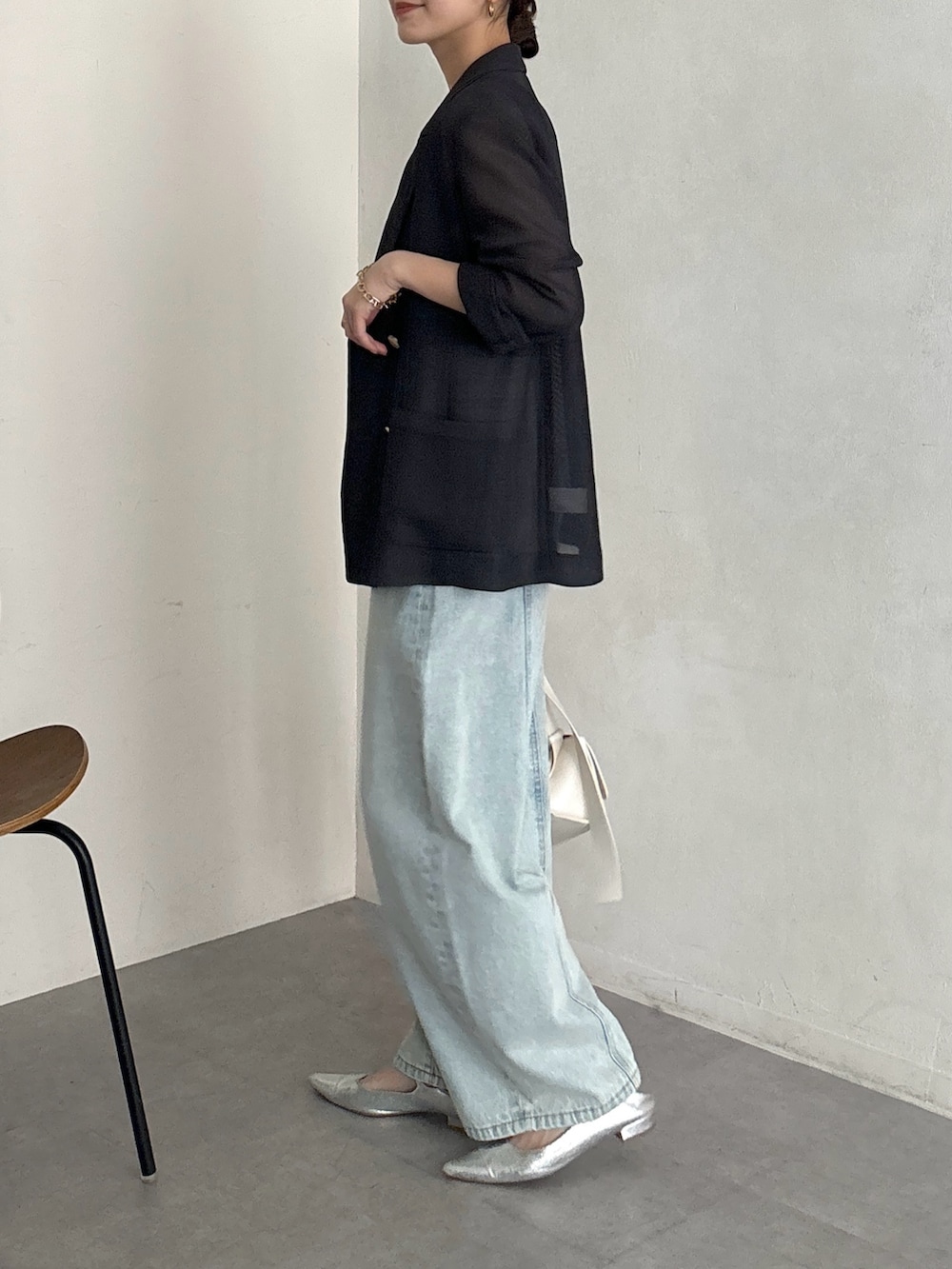 「ジャケット、春コーデ、パンツコーデ、春服、カジュアルコーデ、オトナ女子、お出かけコーデ、春、デニム、デニムパンツ、シンプル、シンプルコーデ、DouDou」｜「DouDouのセンターラインデニムカーブパンツ（デニムパンツ、ブルー系）」を使った、doudoureiさん（レディース・164cm）の春コーディネートの5枚目の写真