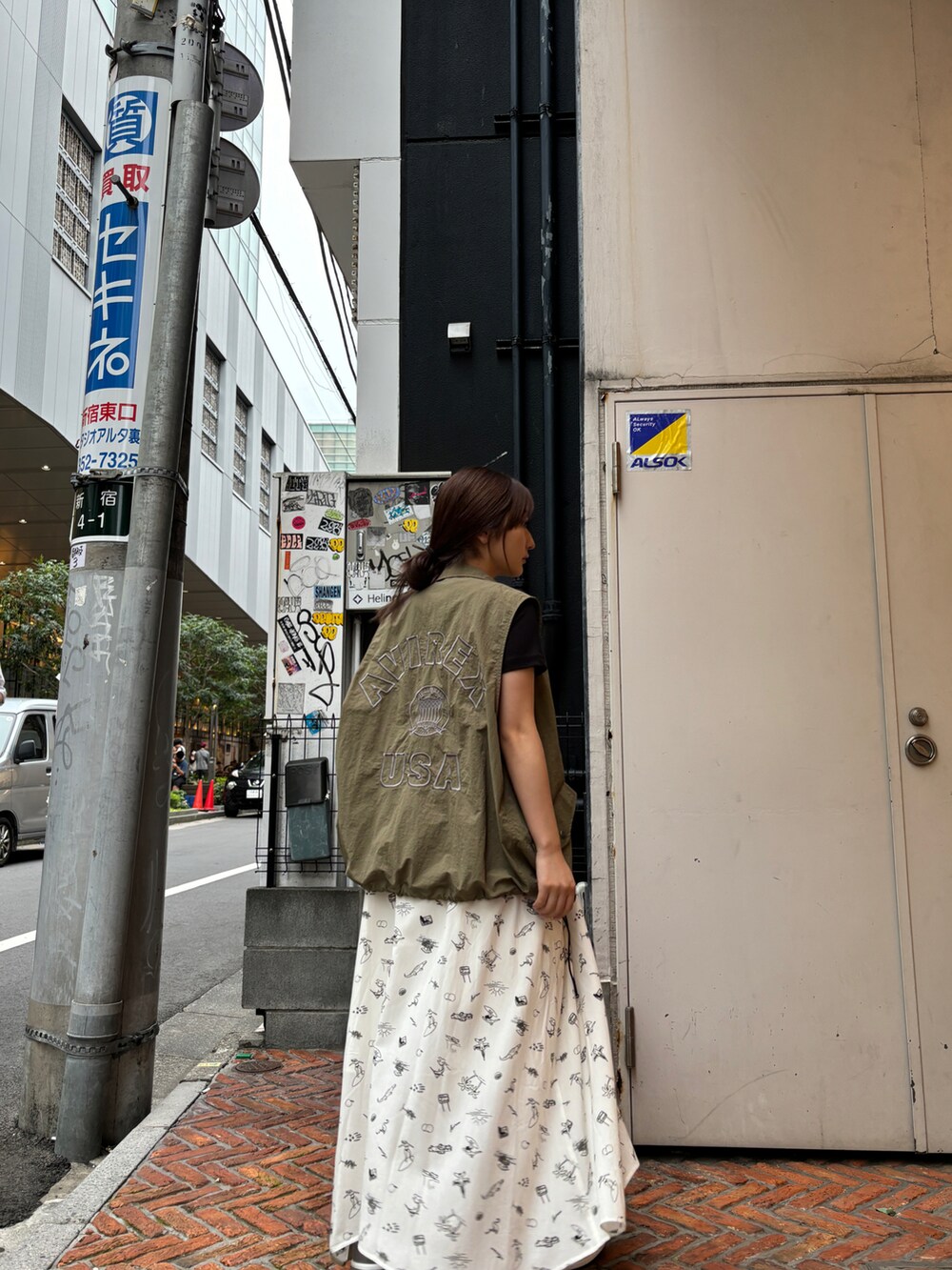 「夏コーデ、ラクチンコーデ、おでかけコーデ、シンプルスタイル、オトナ女子、低身長コーデ、キレイめカジュアル、おしゃ見えテクニック、レディースファッション、150cm台コーデ」｜「AVIREXの【直営店限定】ALOHA ONEPIECE/アロハワンピース（ワンピース、ホワイト系）」を使った、Momoさん（レディース・153cm）の夏コーディネートの2枚目の写真