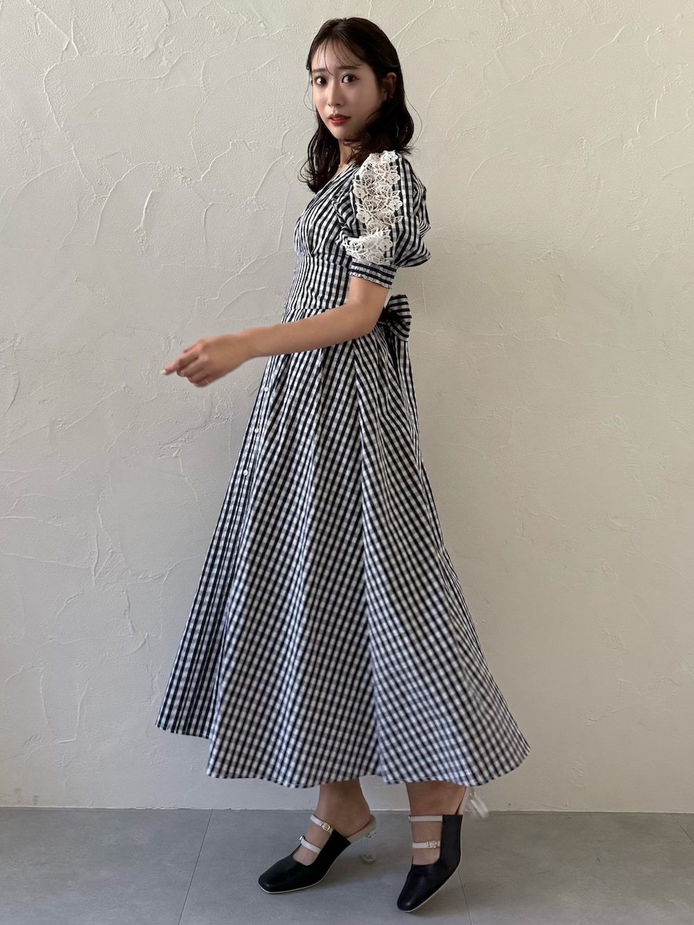 その他のワンピースを着用したレディースの夏コーディネートの3枚目の写真