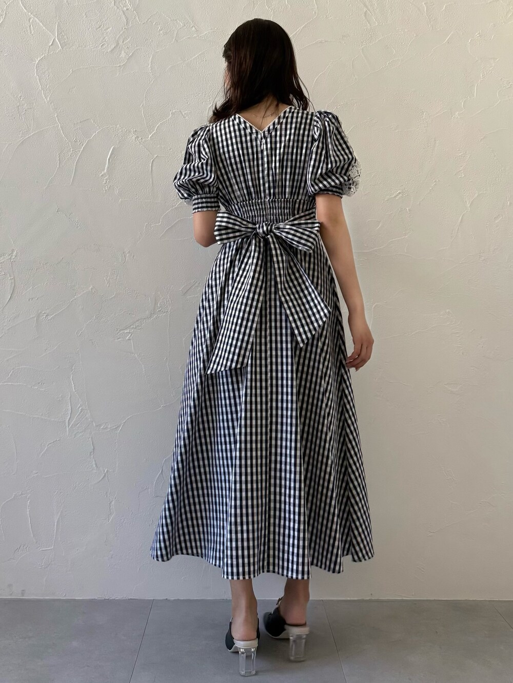 その他のワンピースを着用したレディースの夏コーディネートの5枚目の写真