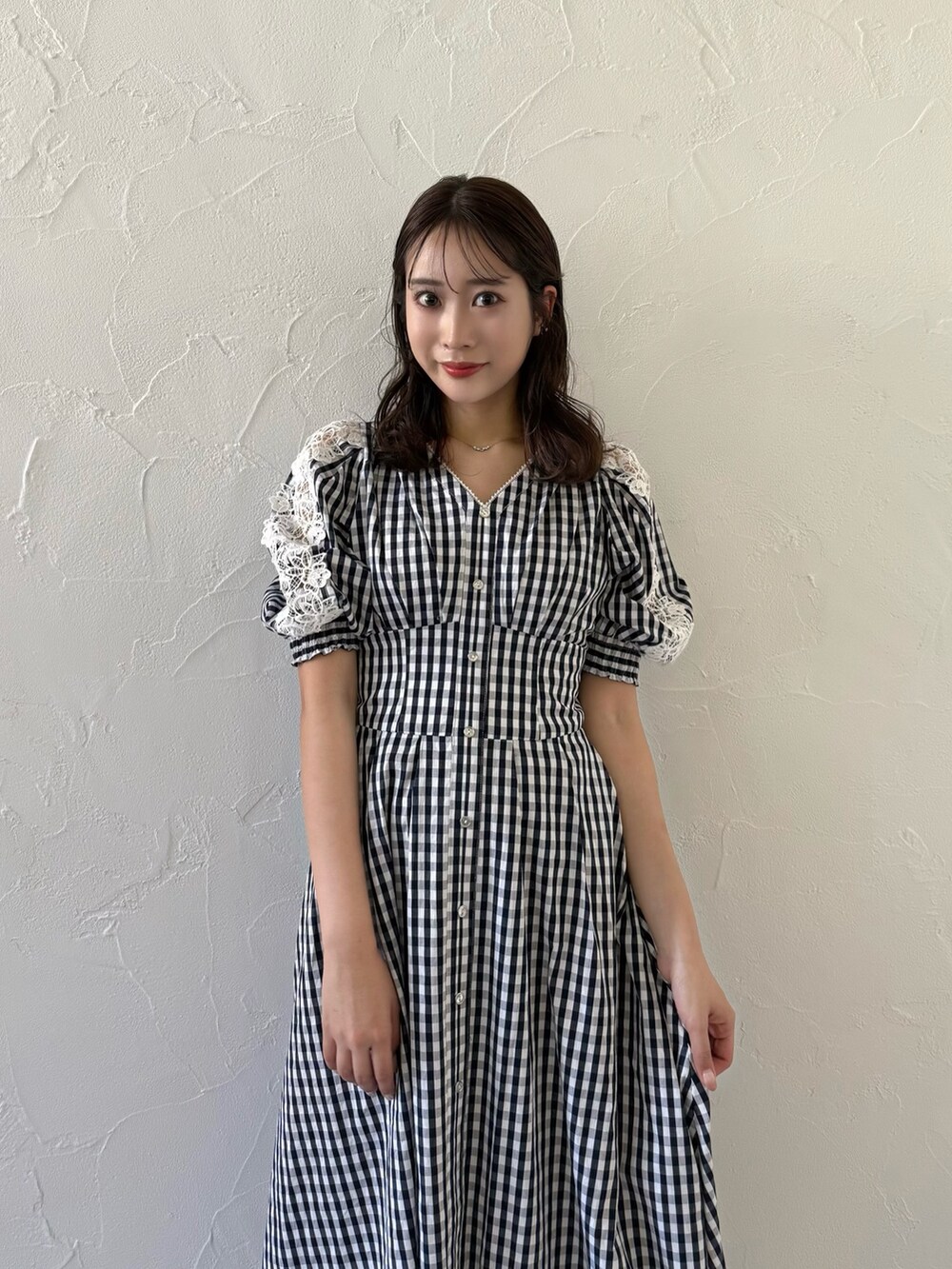 その他のワンピースを着用したレディースの夏コーディネートの6枚目の写真