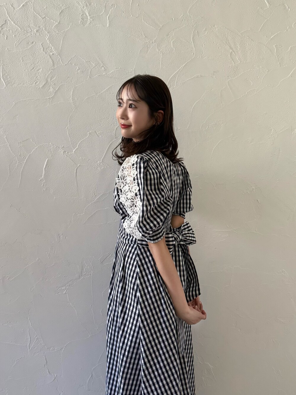 その他のワンピースを着用したレディースの夏コーディネートの8枚目の写真