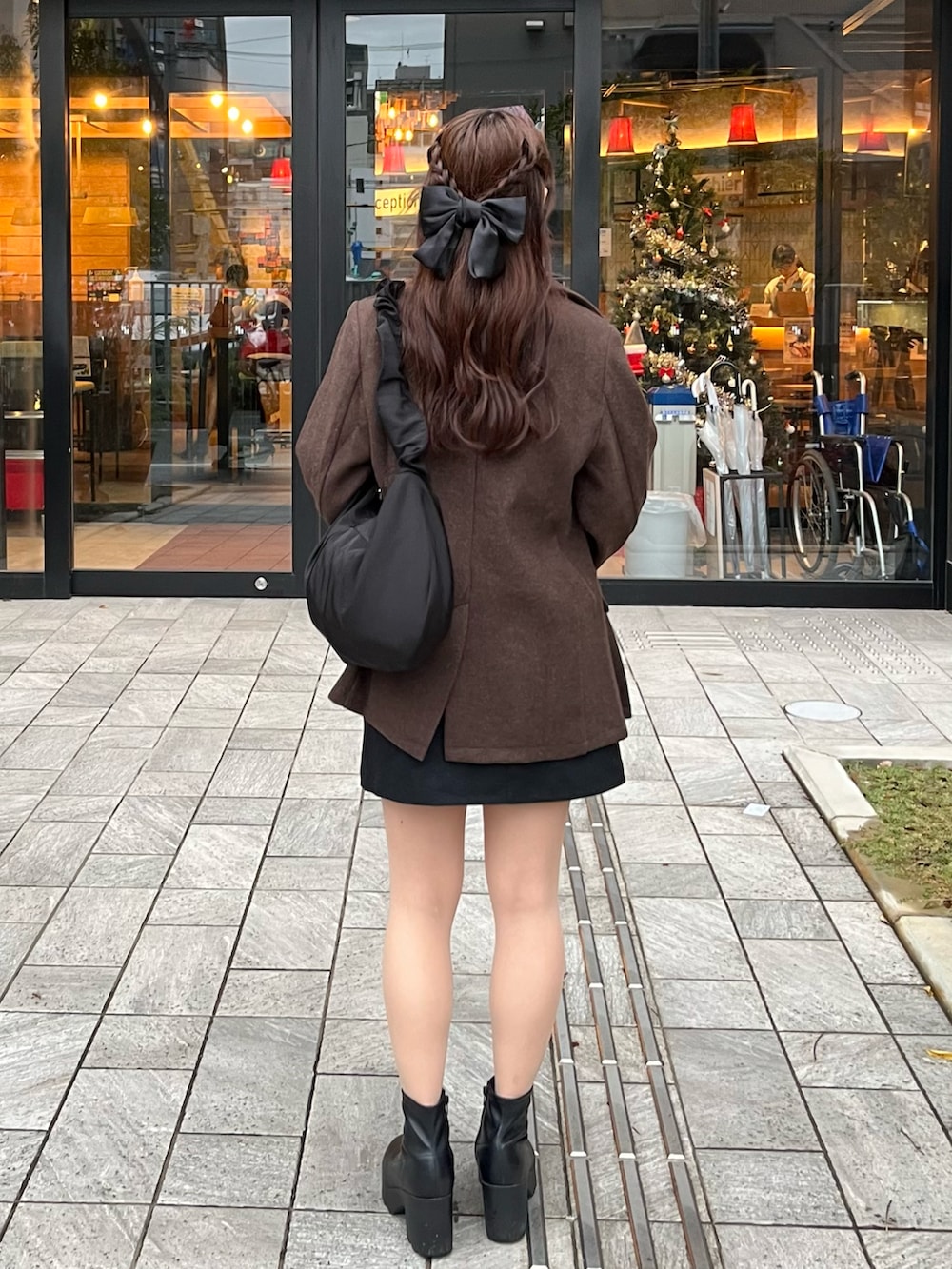 「新星WEARISTAにエントリー、大人カジュアル、いいね、save、フォローお願いします🤑、いいね返し、WEARyouthコーデ、オトナ女子、コート、今日のコーデ、大人ガーリー、低身長コーデ、キレイめ、おしゃれさんと繋がりたい、骨格_ウェーブ、ブーツ、大人コーデ」｜「callautiaのウールライクダブルテーラードコート（テーラードジャケット、ブラウン系）」を使った、soaさん（レディース・154cm）の冬コーディネートの2枚目の写真