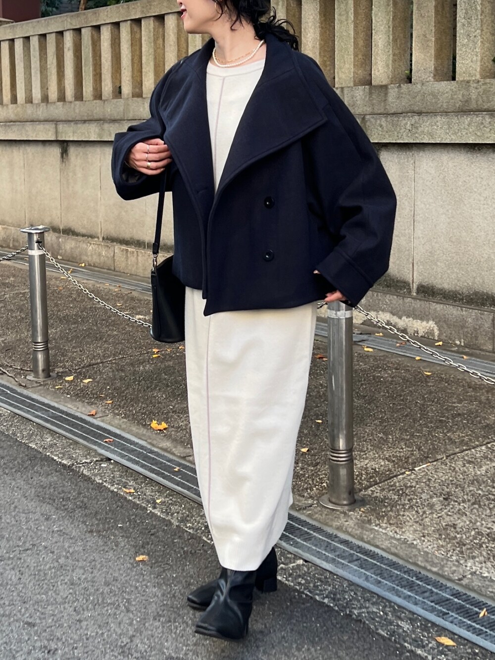 「ファッションを楽しもう、ワンピース、お出かけコーデ、スポーツミックス、プチプラ、コート、きれいめカジュアル、冬コーデ、ニット、淡色コーデ、ブーツ」｜「Croisiereのアイテム（ピーコート、ブルー系）」を使った、M a k oさん（レディース・155cm）の秋コーディネートの5枚目の写真