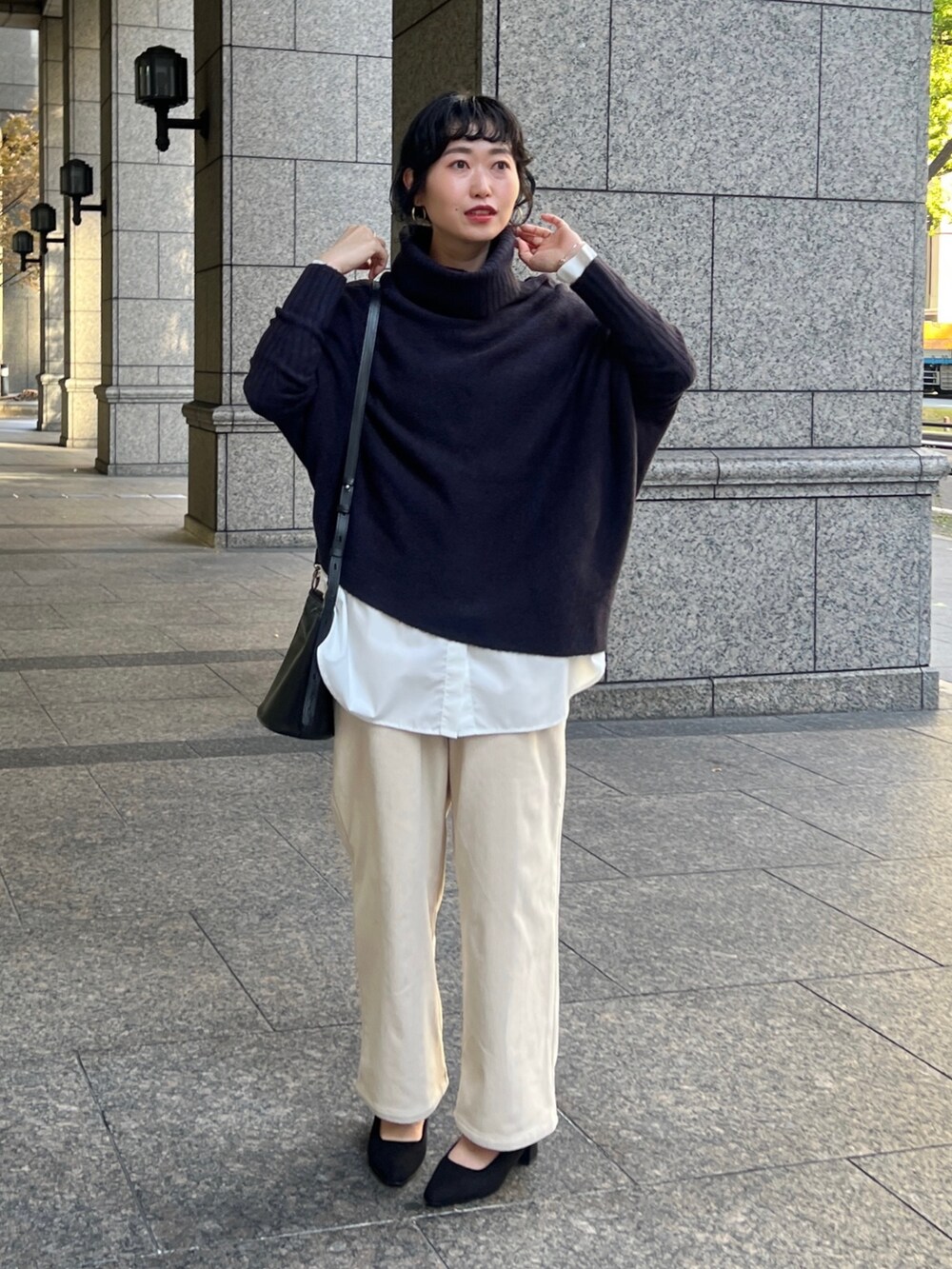 「ファッションを楽しもう、お出かけコーデ、プチプラ、きれいめカジュアル、冬コーデ、ニット、コーデュロイ、タートルネック、レイヤードスタイル」｜「Croisiereのアイテム（ニット/セーター、ブルー系）」を使った、M a k oさん（レディース・155cm）の秋コーディネートの2枚目の写真