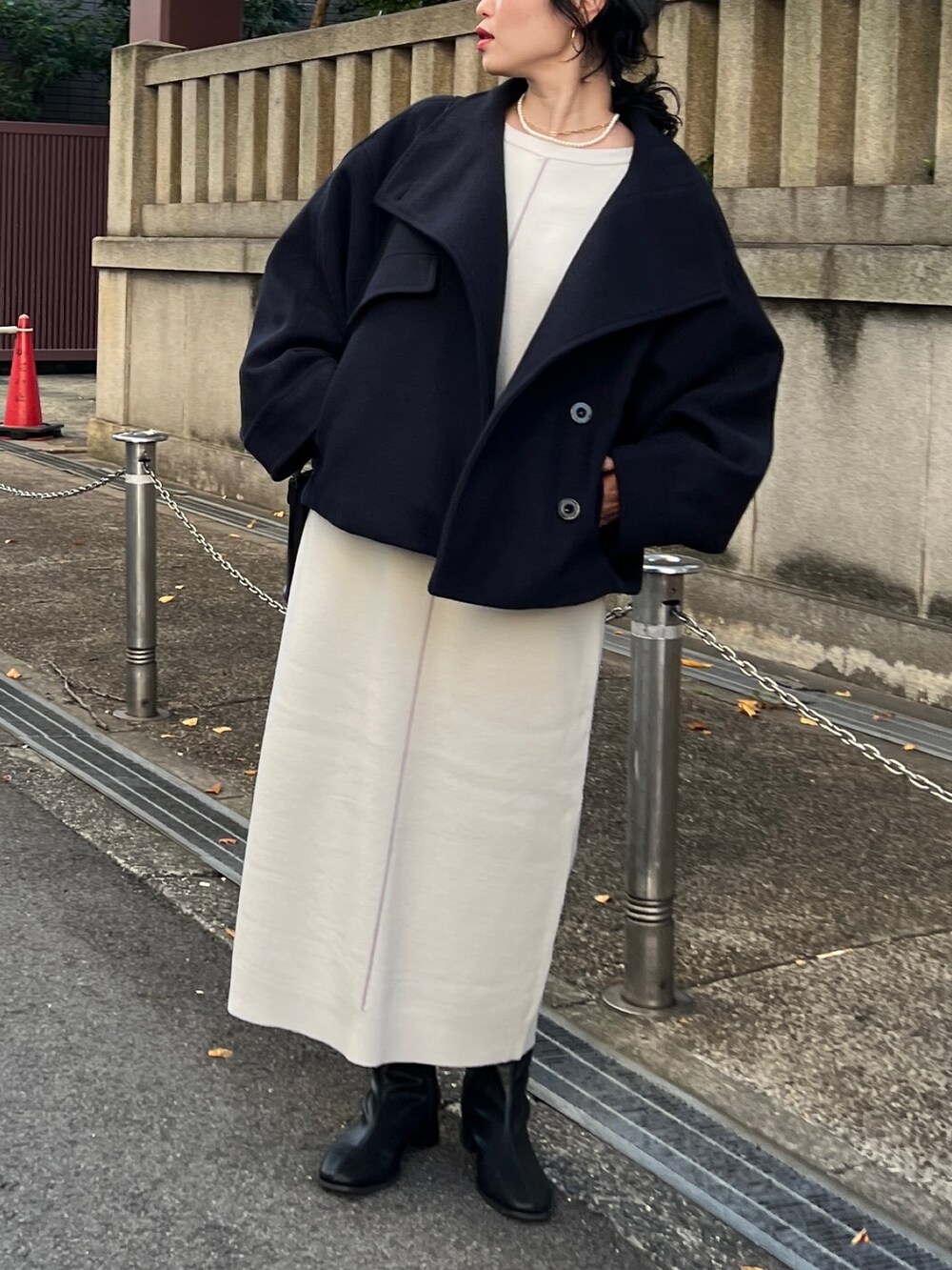 「ファッションを楽しもう、ワンピース、お出かけコーデ、スポーツミックス、プチプラ、コート、きれいめカジュアル、冬コーデ、ニット、淡色コーデ、ブーツ」｜「Croisiereのアイテム（ピーコート、ブルー系）」を使った、M a k oさん（レディース・155cm）の秋コーディネートの2枚目の写真