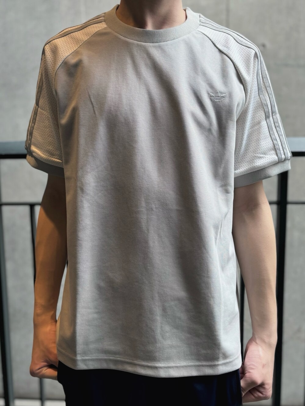 トーキョー/ Tokyo、アディダス オリジナルス R3CD カリ半袖Tシャツの