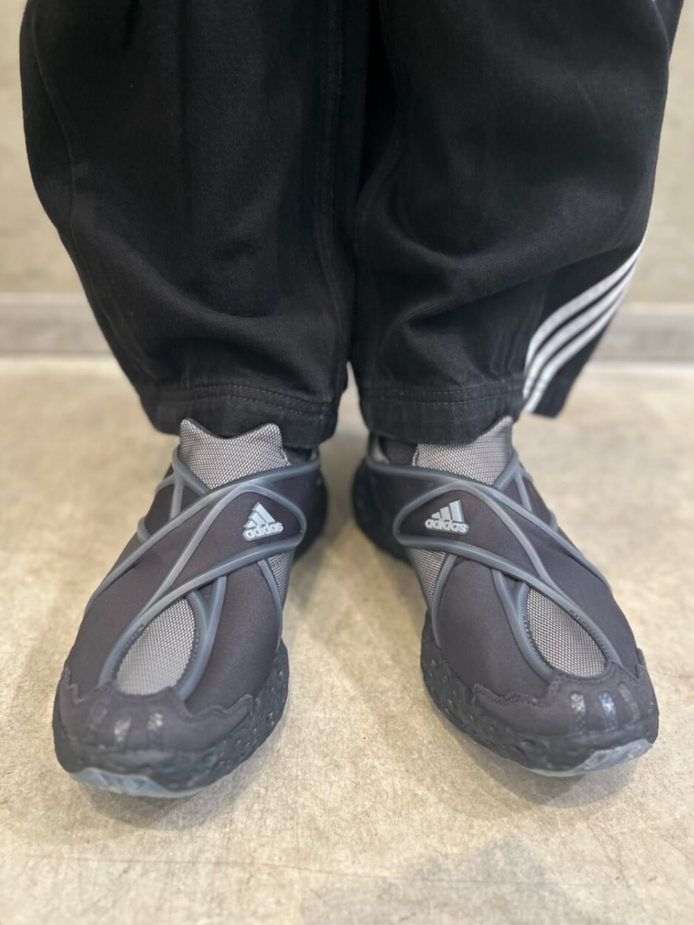 アディカラーラグビーポロシャツ、Zponge フラックスシューズ / Zponge