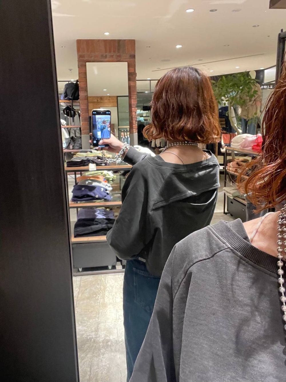 「メンズライク、低身長、カジュアル、niko and ...」｜「niko and...のクロップドレイヤーセットプルオーバー（Tシャツ/カットソー、グレー系）」を使った、おでんさん（レディース・153cm）の春コーディネートの4枚目の写真