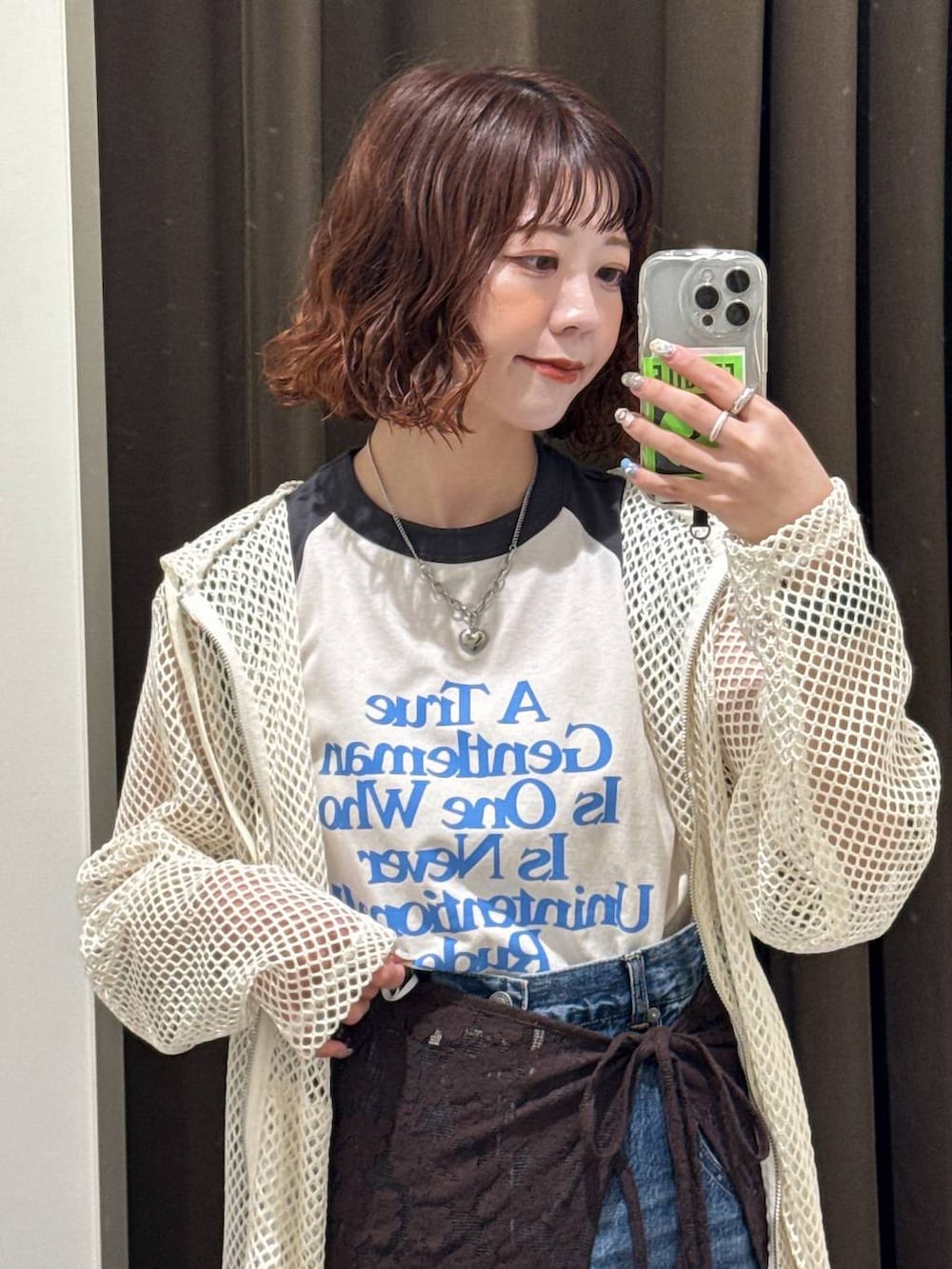 「低身長、カジュアル、niko and ...、メンズライク」｜「niko and...の【WILLIAM B.ELIOTT】ノースリーブラグランプルオーバー（Tシャツ/カットソー、ホワイト系）」を使った、おでんさん（レディース・152cm）の春コーディネートの3枚目の写真