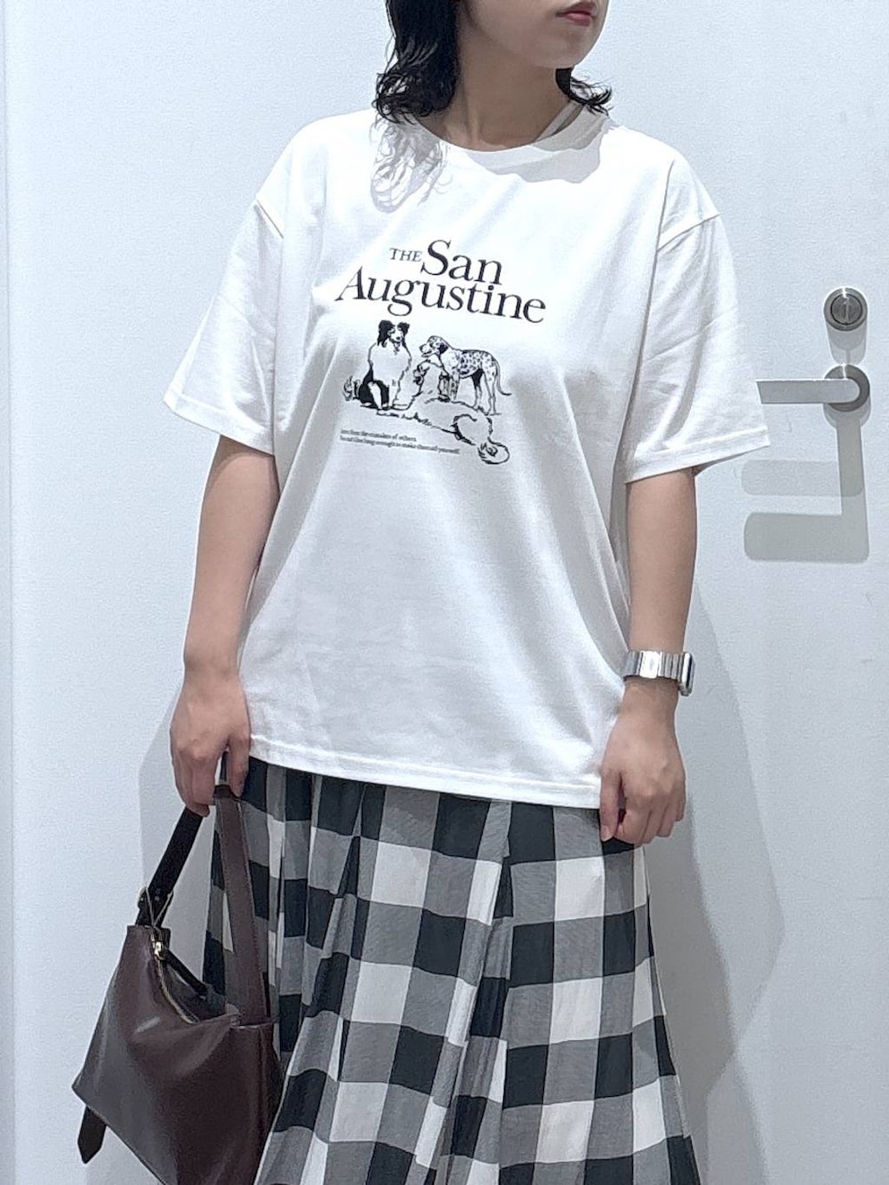 「ゆったり、体型カバー、着痩せ・細見え、休日コーデ、ママコーデ、セールコーデ、ぽっちゃり_GLOBAL WORK、リラックス、カジュアル、オーバーサイズ、GLOBAL WORK、ヘビロッTEE_GLOBAL WORK、Tシャツ、接触冷感、スカート」｜「GLOBAL WORKのエアリーリラックスフレアスカート/147678（スカート、ホワイト系）」を使った、かとやまさん（レディース・158cm）の夏コーディネートの4枚目の写真