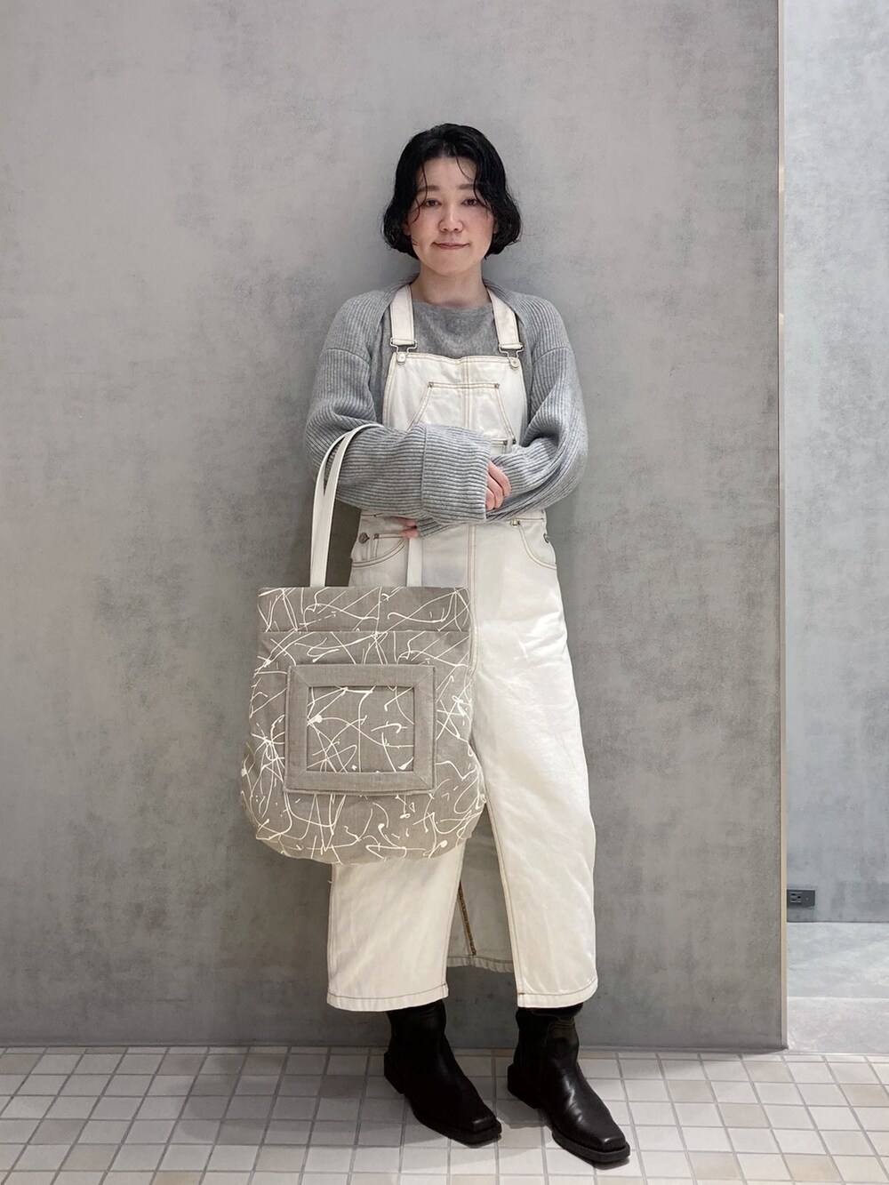 「HIROKO HAYASHI、HIROKOHAYASHI、ヒロコハヤシ、トートバッグ、麻、ホワイト、カジュアル」｜「HIROKO HAYASHIのVERNICE（ベルニーチェ）トートバッグ（トートバッグ、ベージュ系）」を使った、mc_hhさん（レディース・156cm）の夏コーディネートの3枚目の写真