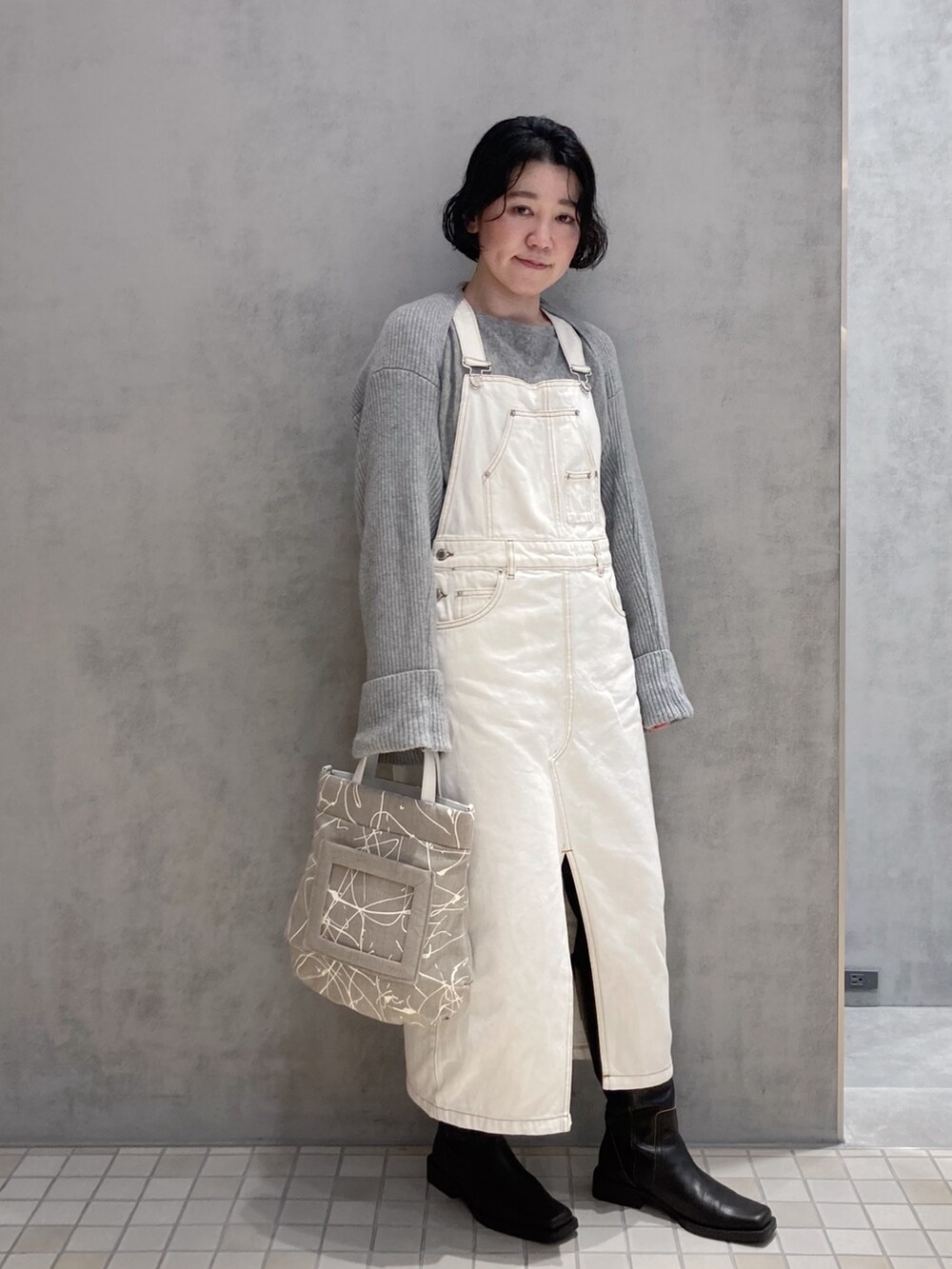 「HIROKO HAYASHI、HIROKOHAYASHI、ヒロコハヤシ、ホワイト、カジュアル、麻、ショルダーバッグ」｜「HIROKO HAYASHIのVERNICE（ベルニーチェ）ショルダーバッグ（ショルダーバッグ、ベージュ系）」を使った、mc_hhさん（レディース・156cm）の夏コーディネートの4枚目の写真