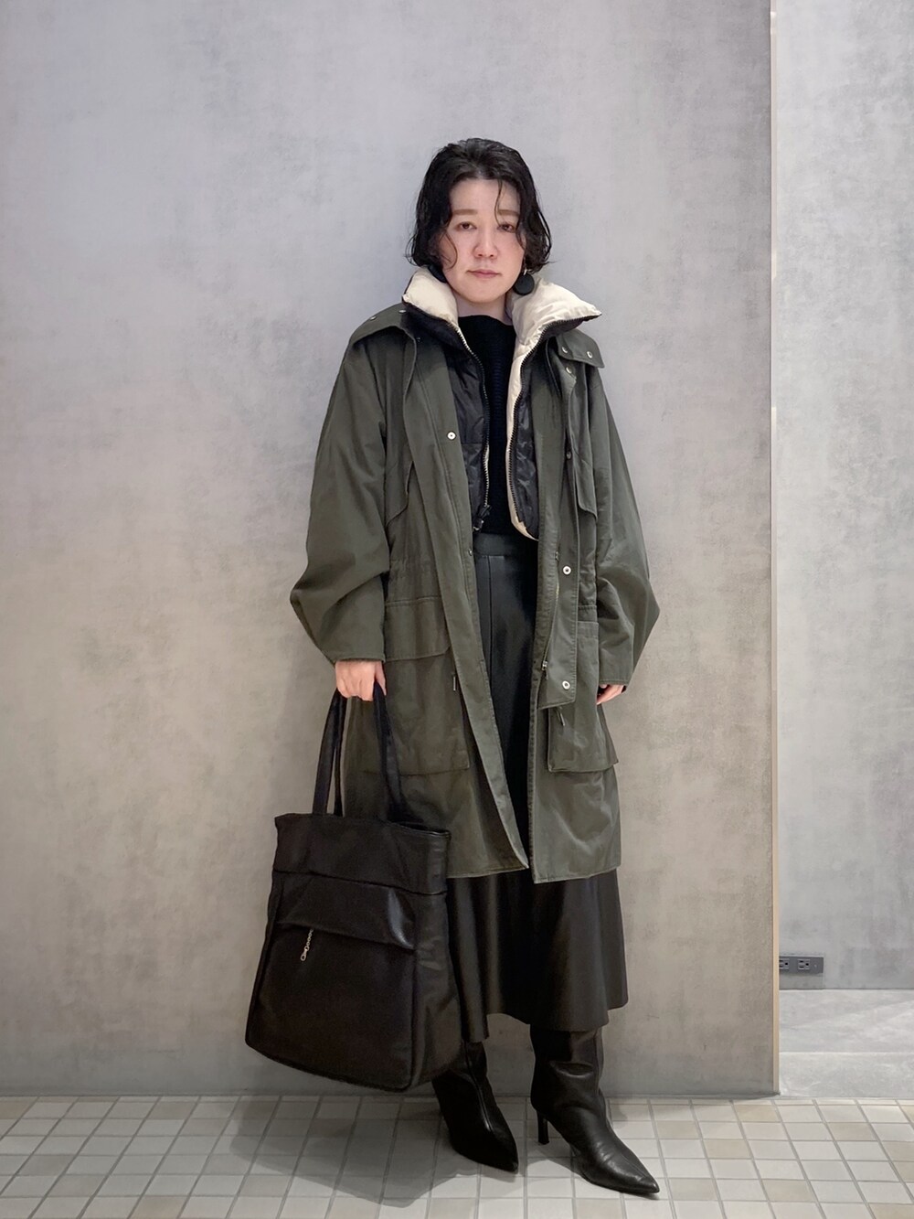 「トートバッグ、カジュアル、ヒロコハヤシ、HIROKO HAYASHI、HIROKOHAYASHI」｜「HIROKO HAYASHIのMAMELI（マメリ）2wayトートバッグ（トートバッグ、ブラック系）」を使った、mc_hhさん（レディース・156cm）の秋コーディネートの2枚目の写真