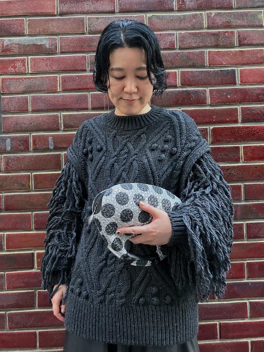 「HIROKO HAYASHI、HIROKOHAYASHI、ヒロコハヤシ、ジラソーレポワン、ジラソーレ、パーティーバッグ、ドット、カジュアル」｜「HIROKO HAYASHIの【数量限定】GIRASOLE POINT（ジラソーレ ポワン）クロワッサンバッグ（ハンドバッグ、シルバー系）」を使った、mc_hhさん（レディース・156cm）の秋コーディネートの4枚目の写真