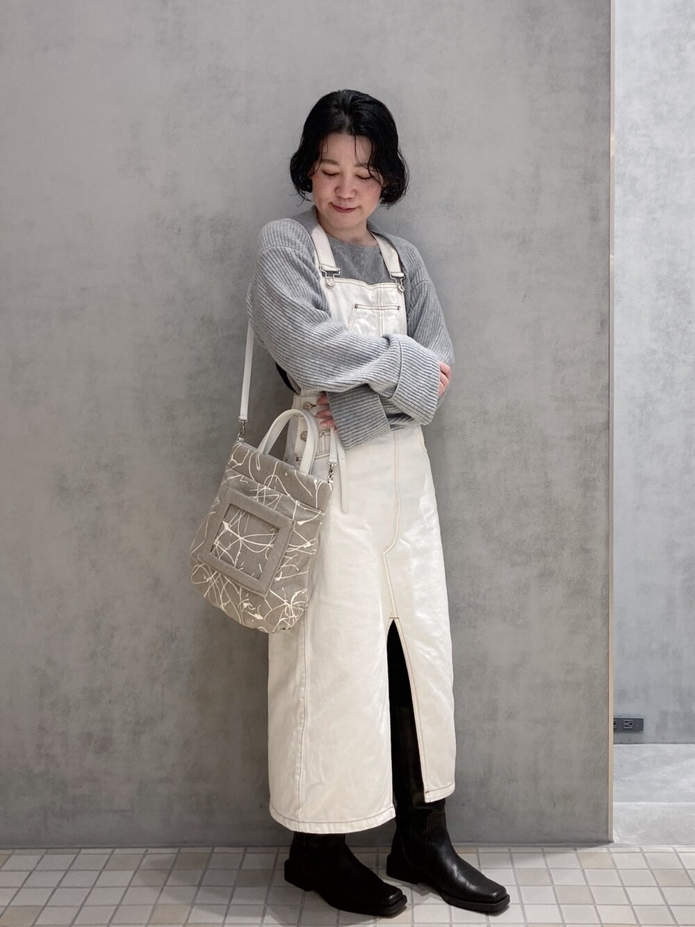 「HIROKO HAYASHI、HIROKOHAYASHI、ヒロコハヤシ、ホワイト、カジュアル、麻、ショルダーバッグ」｜「HIROKO HAYASHIのVERNICE（ベルニーチェ）ショルダーバッグ（ショルダーバッグ、ベージュ系）」を使った、mc_hhさん（レディース・156cm）の夏コーディネートの3枚目の写真