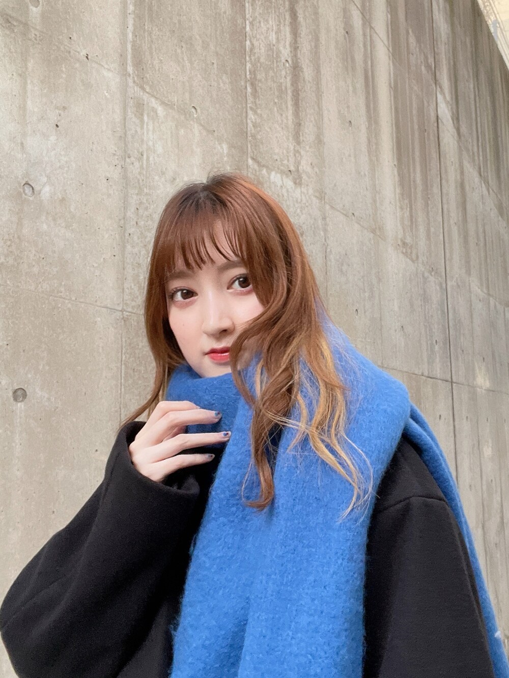 「ファッションを楽しもう、コート、冬コーデ、きれいめカジュアル、マフラーぐるぐる、ボリュームマフラー、マフラー、ブルー、ロングコート、モード」｜「tk.TAKEO KIKUCHIのテックメルトンオーバーチェスターコート（チェスターコート、ブラック系）」を使った、MIKAさん（レディース・154cm）の秋コーディネートの3枚目の写真