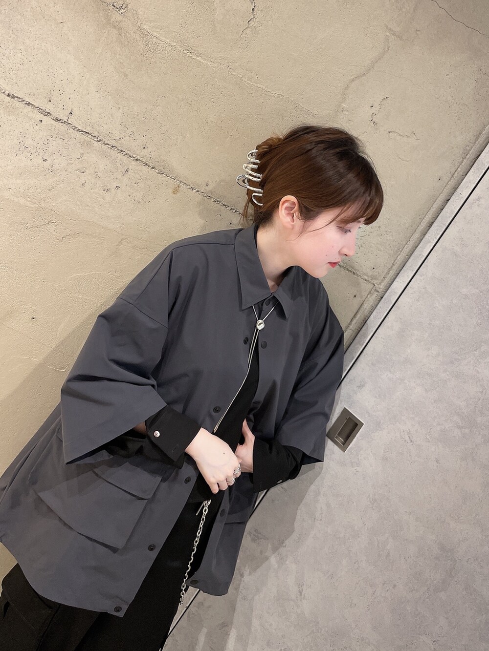 「スポーツミックス、シンプルコーデ、アウトドアスタイル、休日スタイル、きれいめカジュアル、韓国ファッション」｜「tk.TAKEO KIKUCHIのアソートウォレットチェーン（その他、シルバー系）」を使った、MIKAさん（レディース・154cm）の春コーディネートの2枚目の写真