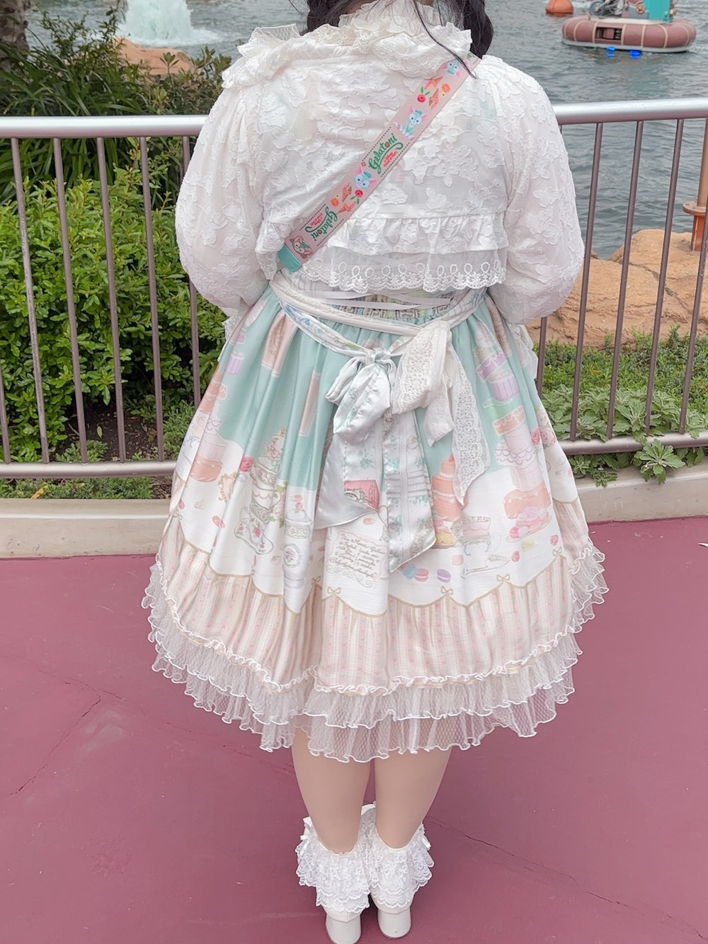 「ディズニー、ジェラトーニ、BABY, THE STARS SHINE BRIGHT」｜「BABY,THE STARS SHINE BRIGHTのアイテム（ワンピース、グリーン系）」を使った、hiruneko32さん（骨格ナチュラル・レディース・165cm）の春コーディネートの4枚目の写真