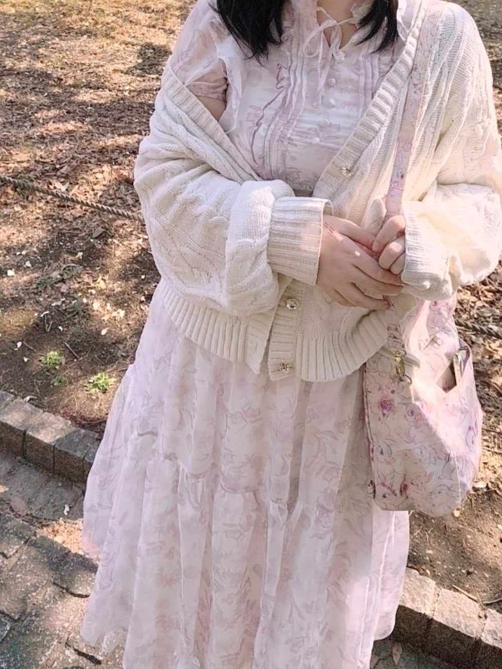 「春コーデ、花柄、春めき満開コーデ」｜「evelynのアイテム（ワンピース、ピンク系）」を使った、hiruneko32さん（骨格ナチュラル・レディース・165cm）の春コーディネートの2枚目の写真
