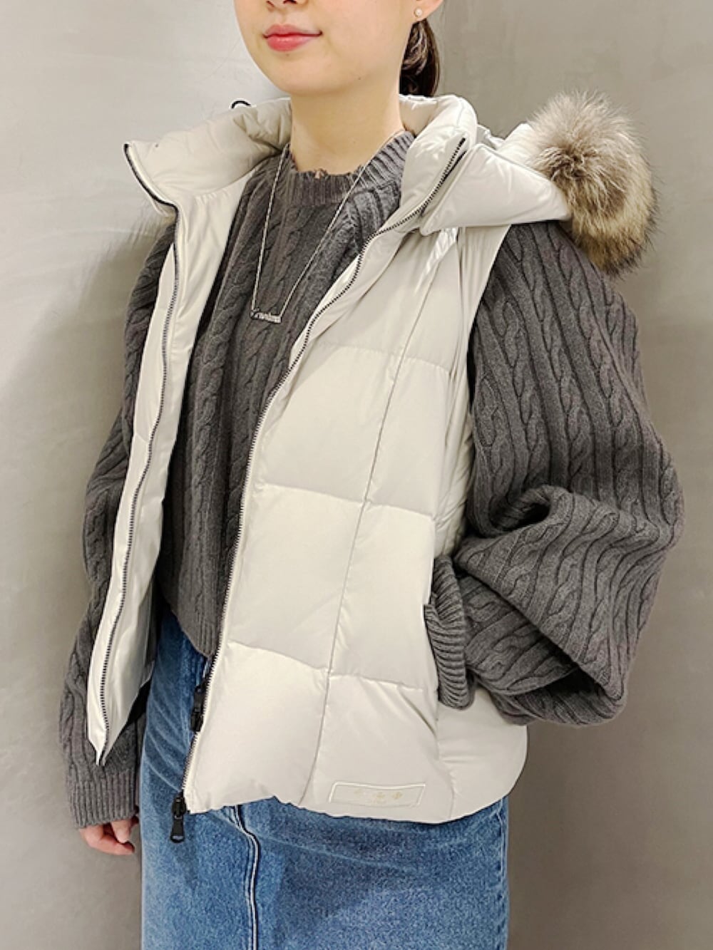 「TATRAS、MSGM、タトラス、TOGApulla、CURRENTAGE、トーガプルラ、カレンテージ、マリアブラック、mariablack、styleandedit」|「TATRASのアイテム(ジャケット/アウター、ホワイト系)」を使った、ジェイアール名古屋タカシマヤさん(レディース・160cm)の秋コーディネートの2枚目の写真