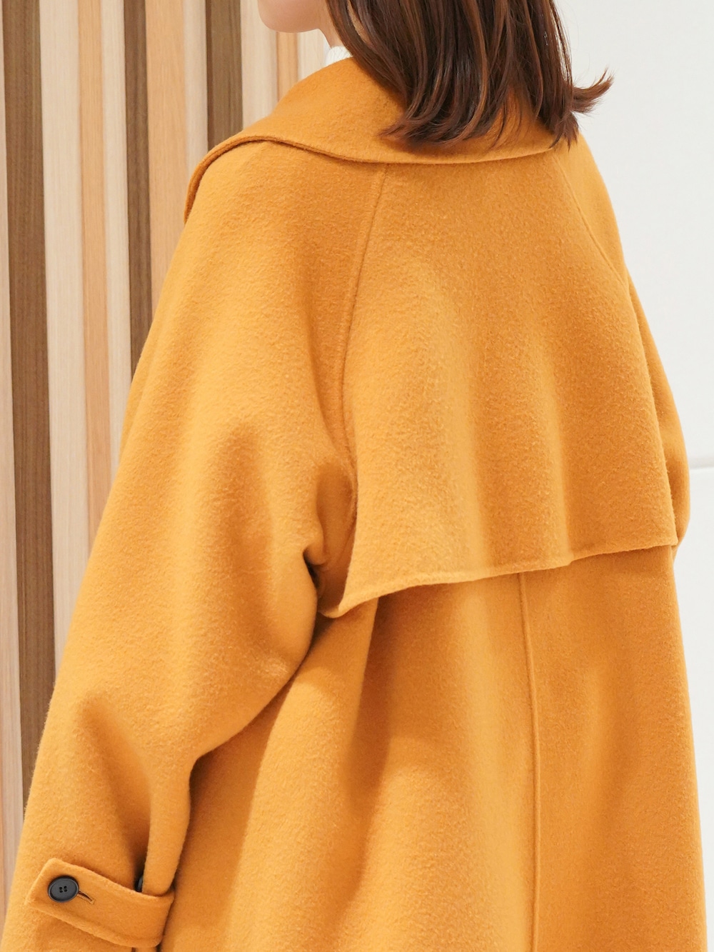 「コート、ニット、スカート、ウールコート、ショートブーツ、Aラインコート、冬コーデ、コートスタイル、ロペ、ROPE」|「ROPE'のアイテム(ジャケット/アウター、オレンジ系)」を使った、ジェイアール名古屋タカシマヤさん(レディース・160cm)の秋コーディネートの2枚目の写真