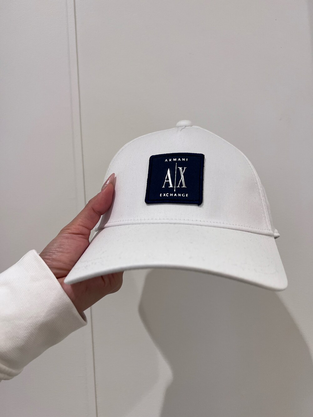 「AXchanger、AXchange、armaniexchange、ARMANIEXCHANGE、アルマーニエクスチェンジ、春、春服、春コーデ、メンズファッション、カジュアル、カジュアルコーデ、カジュアルスタイル、休日スタイル、いいね、save、フォローお願いします🤑、おしゃれさんと繋がりたい」|「ARMANI EXCHANGEの【A|X アルマーニ エクスチェンジ】レースアップスニーカー(スニーカー、ホワイト系)」を使った、mikaさん(レディース・151cm)の春コーディネートの2枚目の写真